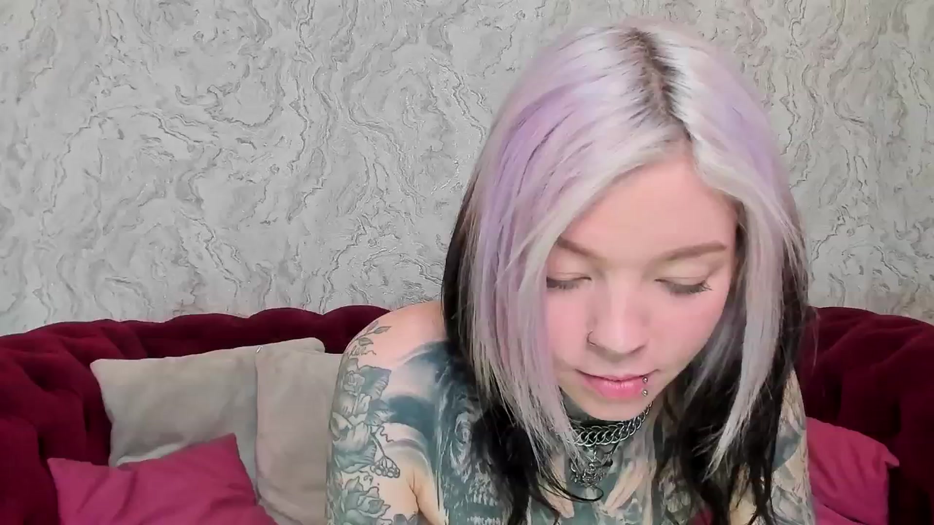 Gallery image thumbnail from LiluKayden's myfreecams stream on, 04/29/2025, 15:43 image 9 of 20