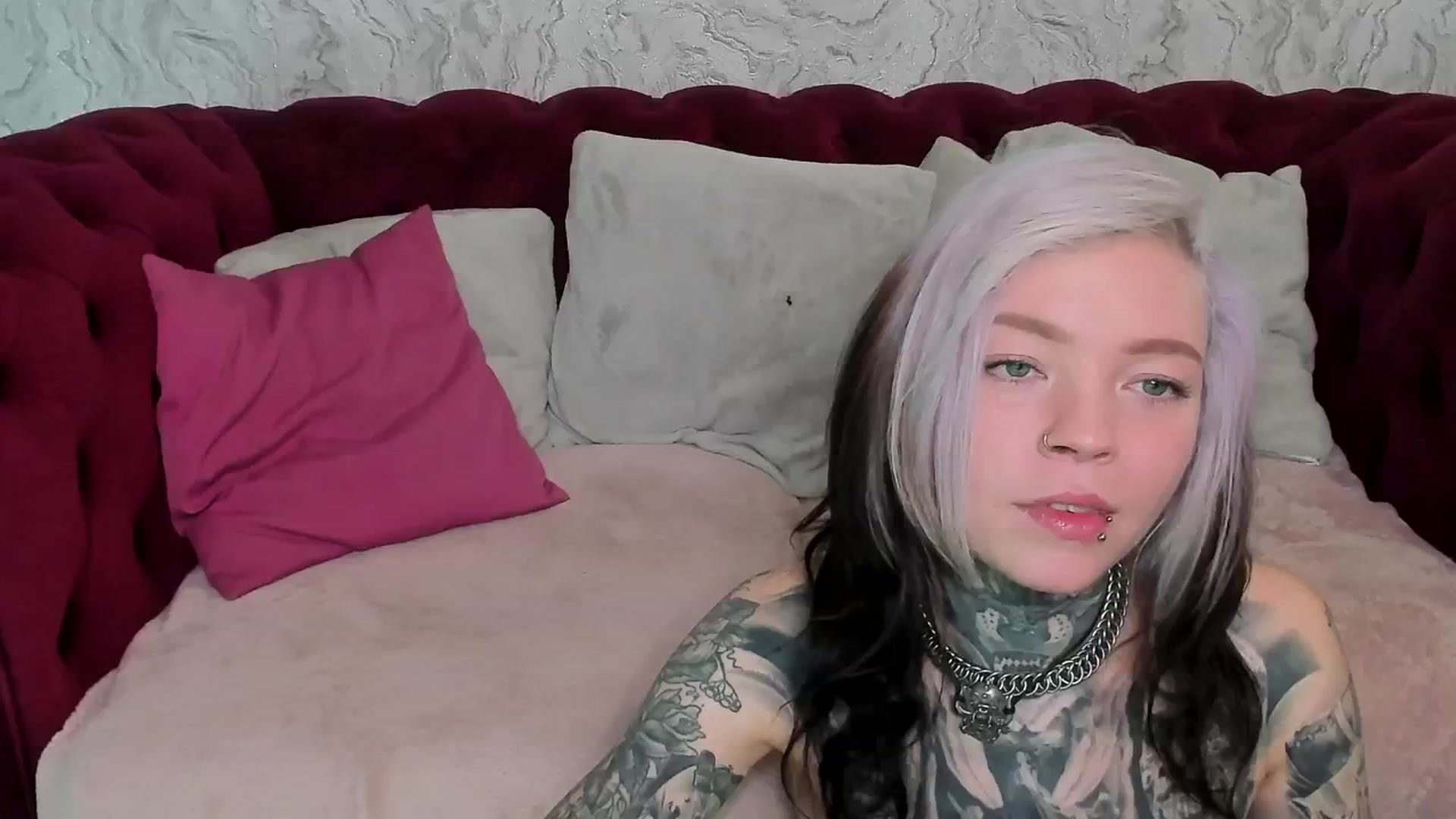Gallery image thumbnail from LiluKayden's myfreecams stream on, 04/30/2025, 17:11 image 18 of 20