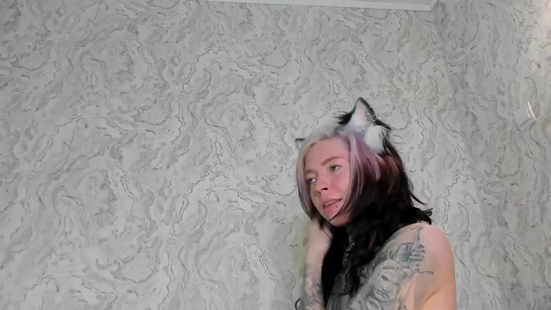 Gallery image thumbnail from LiluKayden's myfreecams stream on, 04/30/2025, 19:19 image 12 of 20