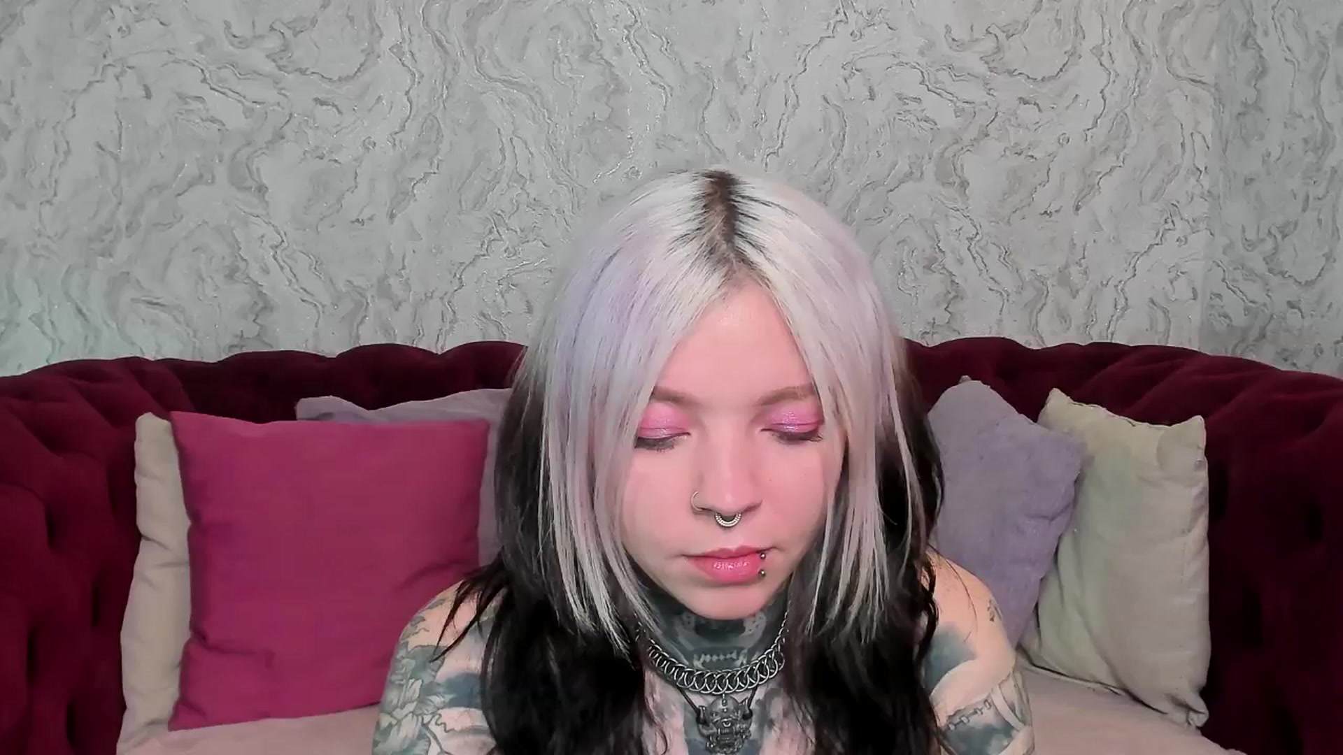 Gallery image thumbnail from LiluKayden's myfreecams stream on, 05/06/2025, 16:17 image 7 of 20