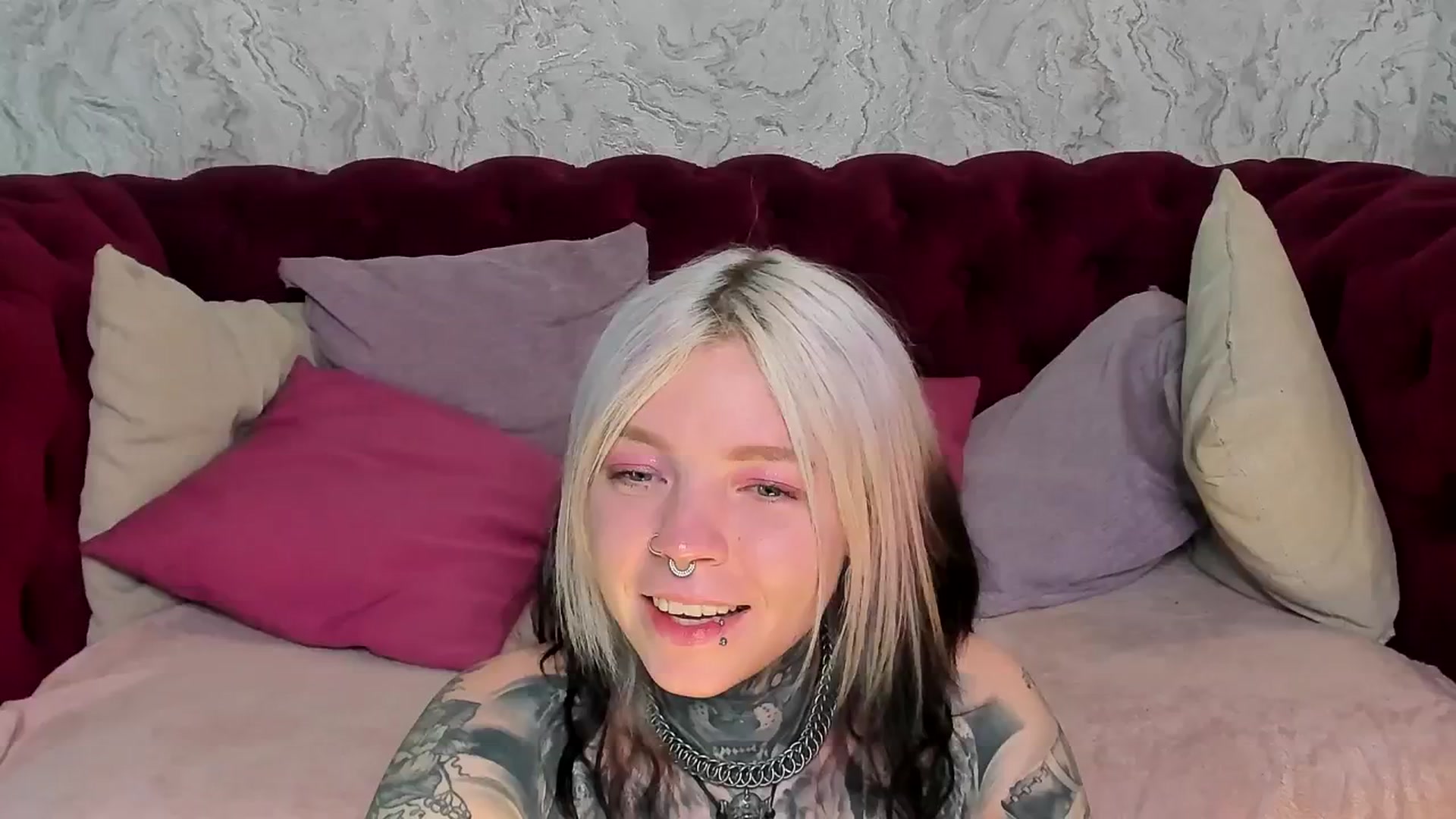 Gallery image thumbnail from LiluKayden's myfreecams stream on, 05/06/2025, 17:48 image 2 of 20