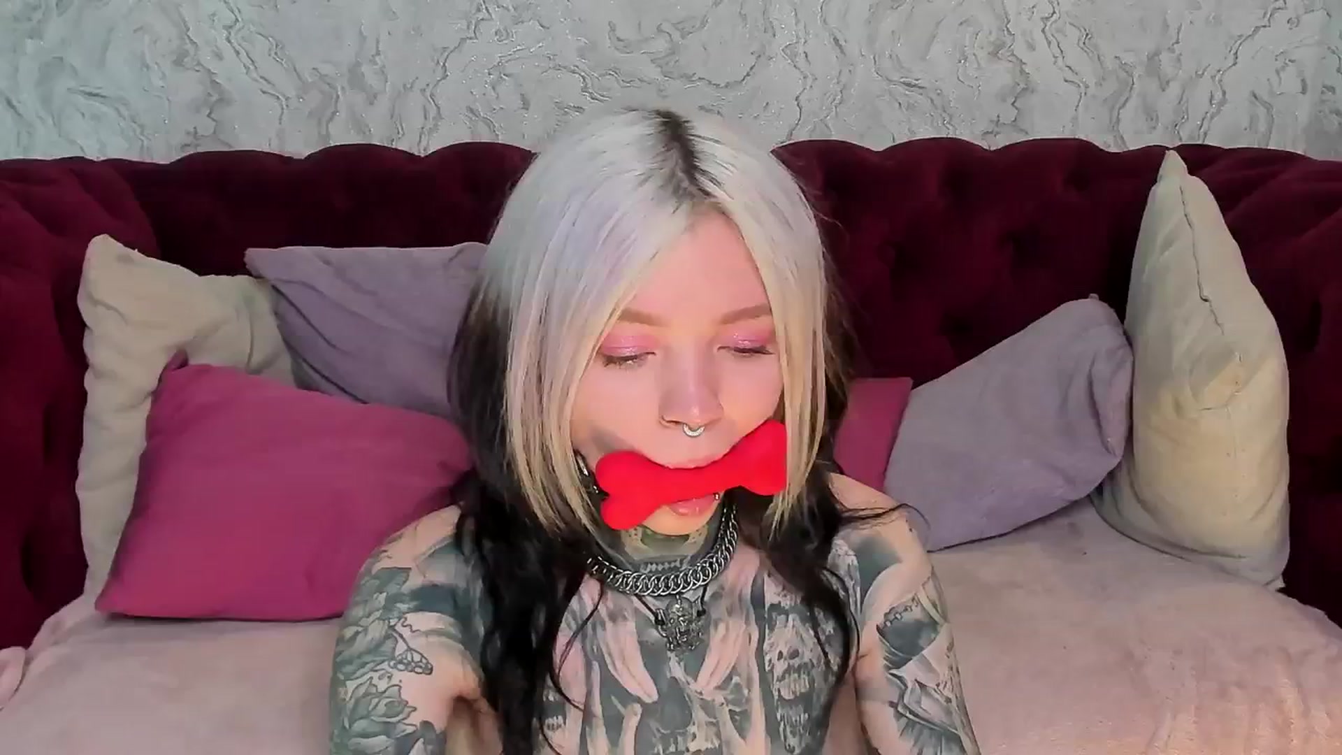 Gallery image thumbnail from LiluKayden's myfreecams stream on, 05/06/2025, 17:48 image 10 of 20
