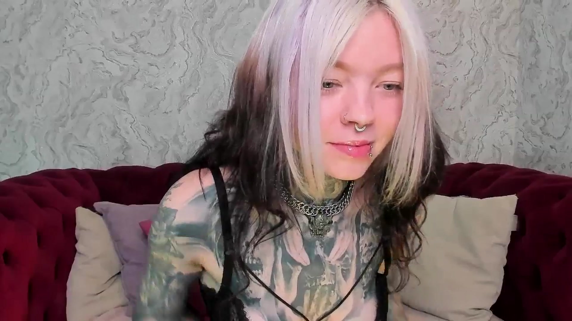 Gallery image thumbnail from LiluKayden's myfreecams stream on, 05/08/2025, 17:08 image 11 of 20