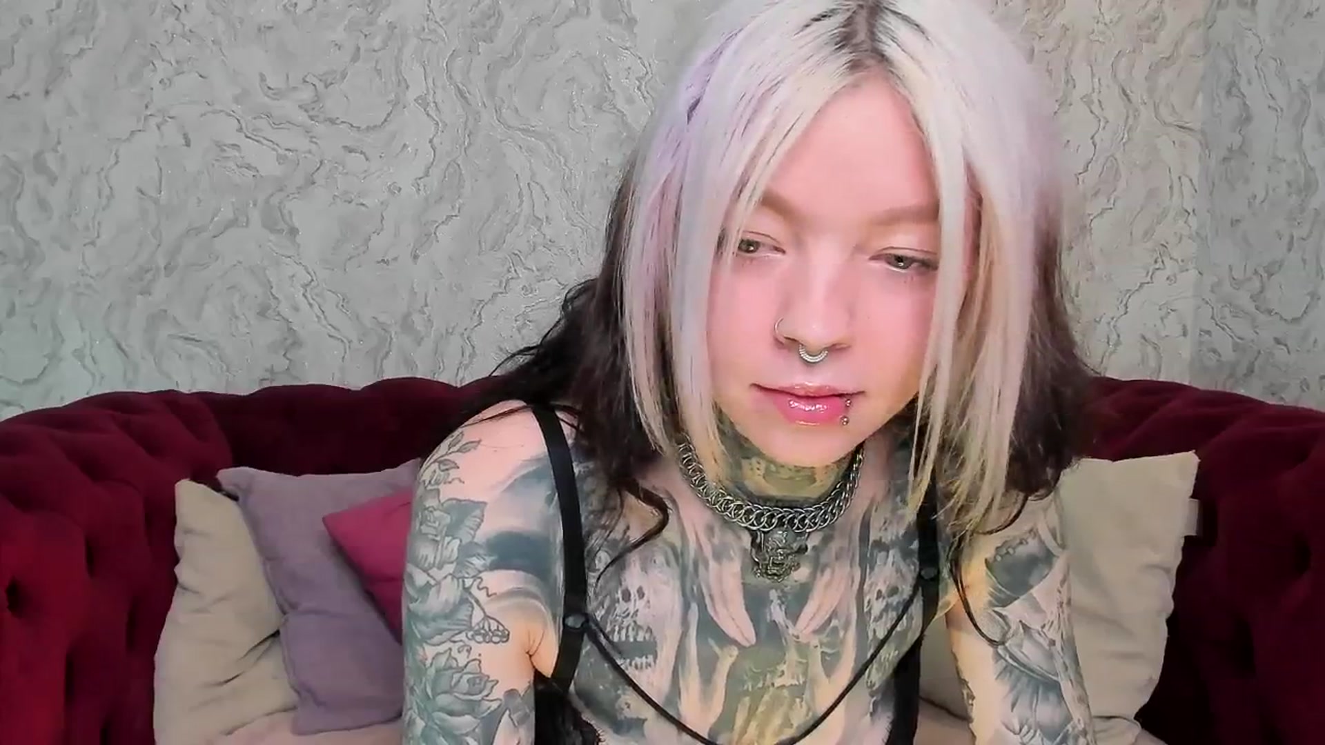 Gallery image thumbnail from LiluKayden's myfreecams stream on, 05/08/2025, 17:08 image 6 of 20