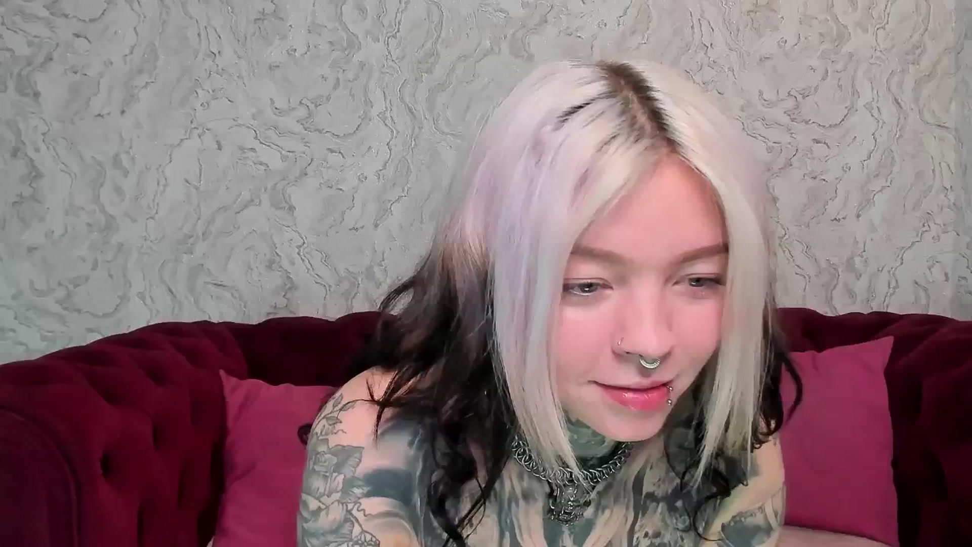 Gallery image thumbnail from LiluKayden's myfreecams stream on, 05/13/2025, 16:25 image 16 of 20