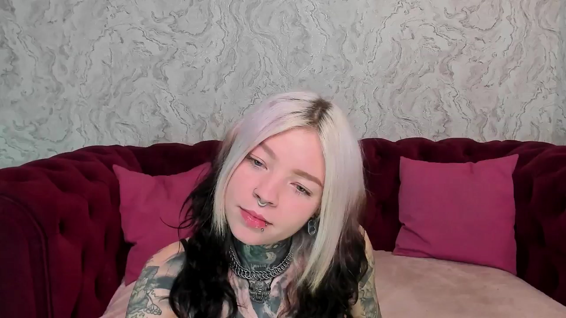 Gallery image thumbnail from LiluKayden's myfreecams stream on, 05/13/2025, 16:25 image 6 of 20