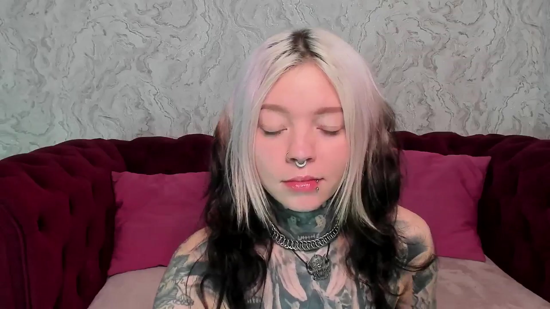 Gallery image thumbnail from LiluKayden's myfreecams stream on, 05/14/2025, 18:00 image 14 of 20
