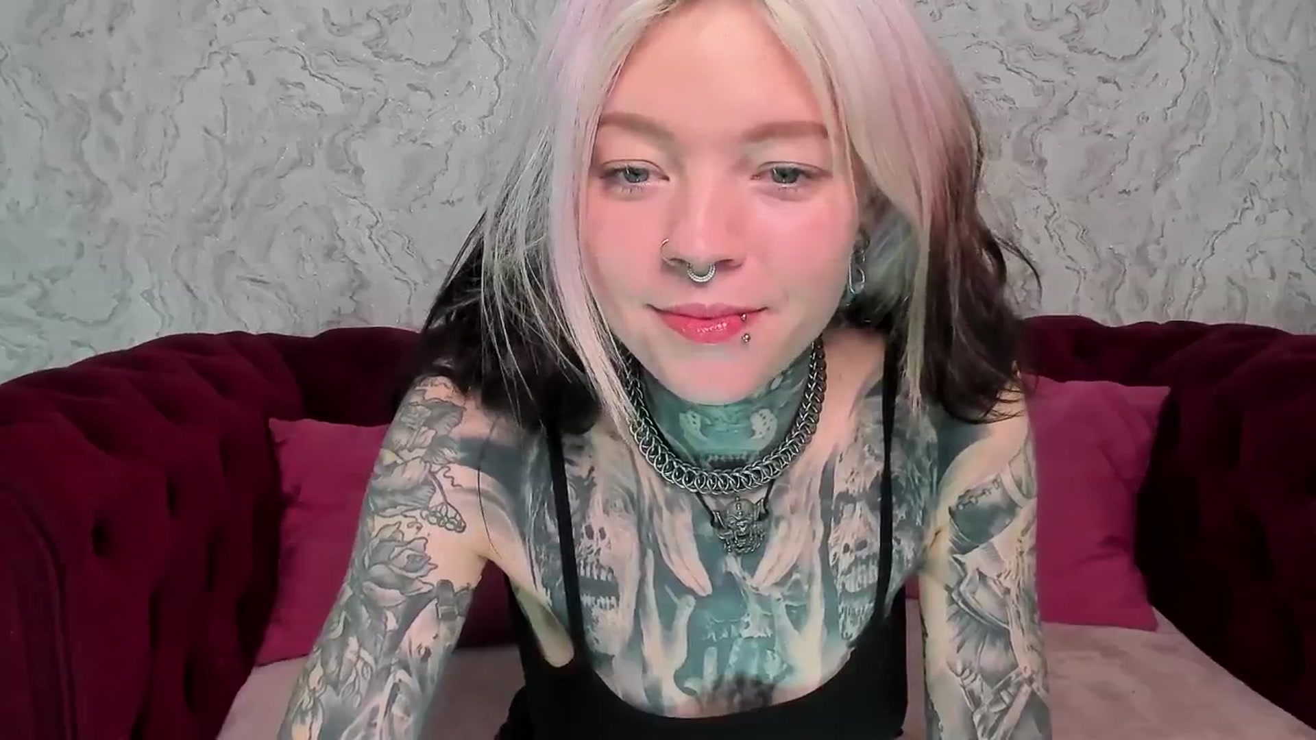 Gallery image thumbnail from LiluKayden's myfreecams stream on, 05/14/2025, 18:00 image 16 of 20