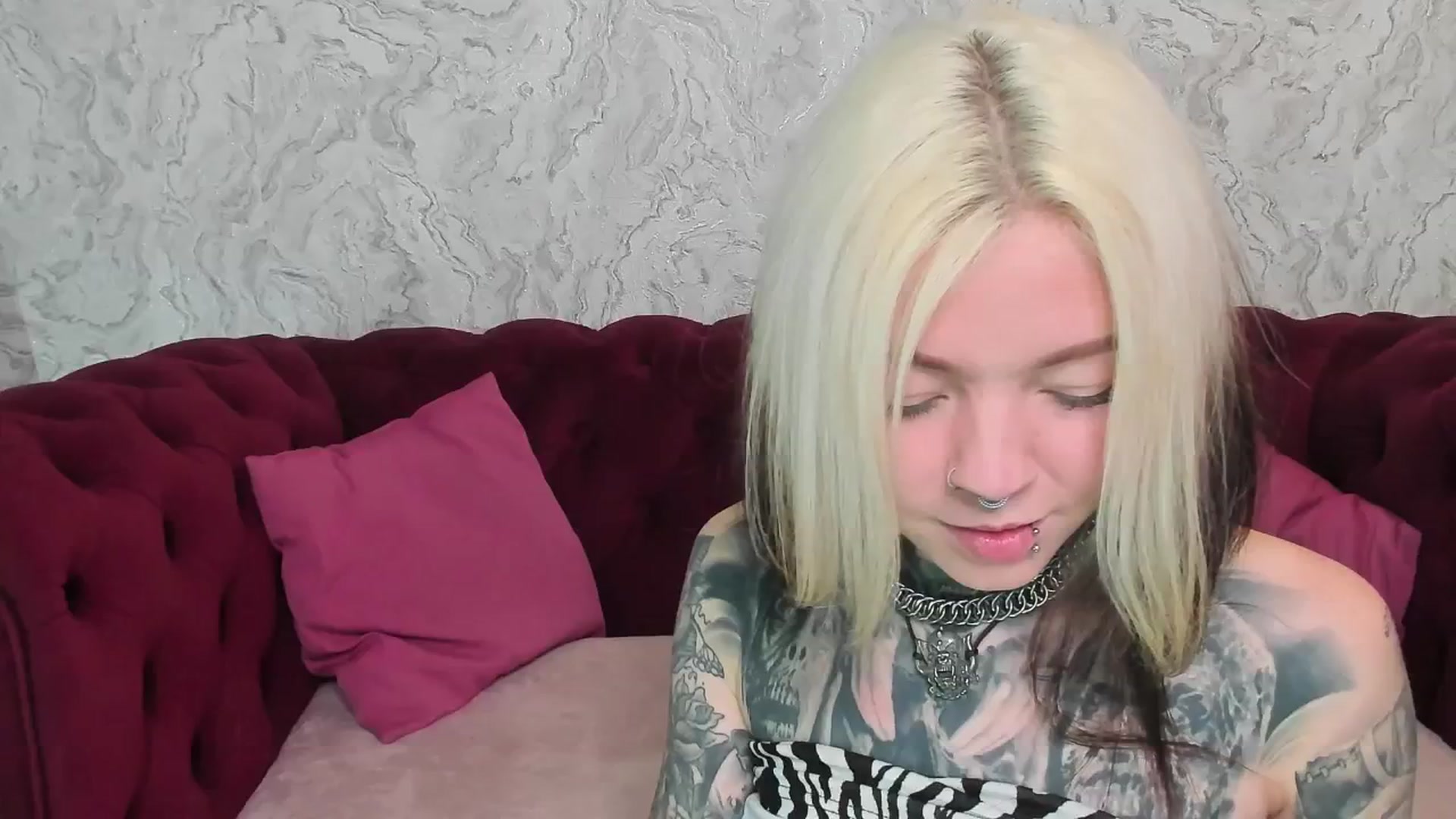 Gallery image thumbnail from LiluKayden's myfreecams stream on, 06/15/2025, 16:38 image 11 of 20