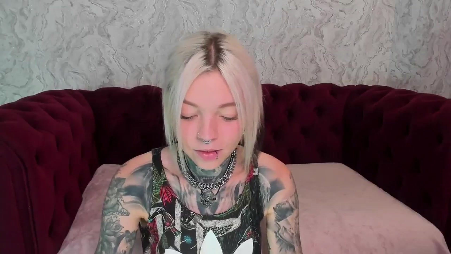 Gallery image thumbnail from LiluKayden's myfreecams stream on, 07/14/2025, 16:45 image 14 of 20