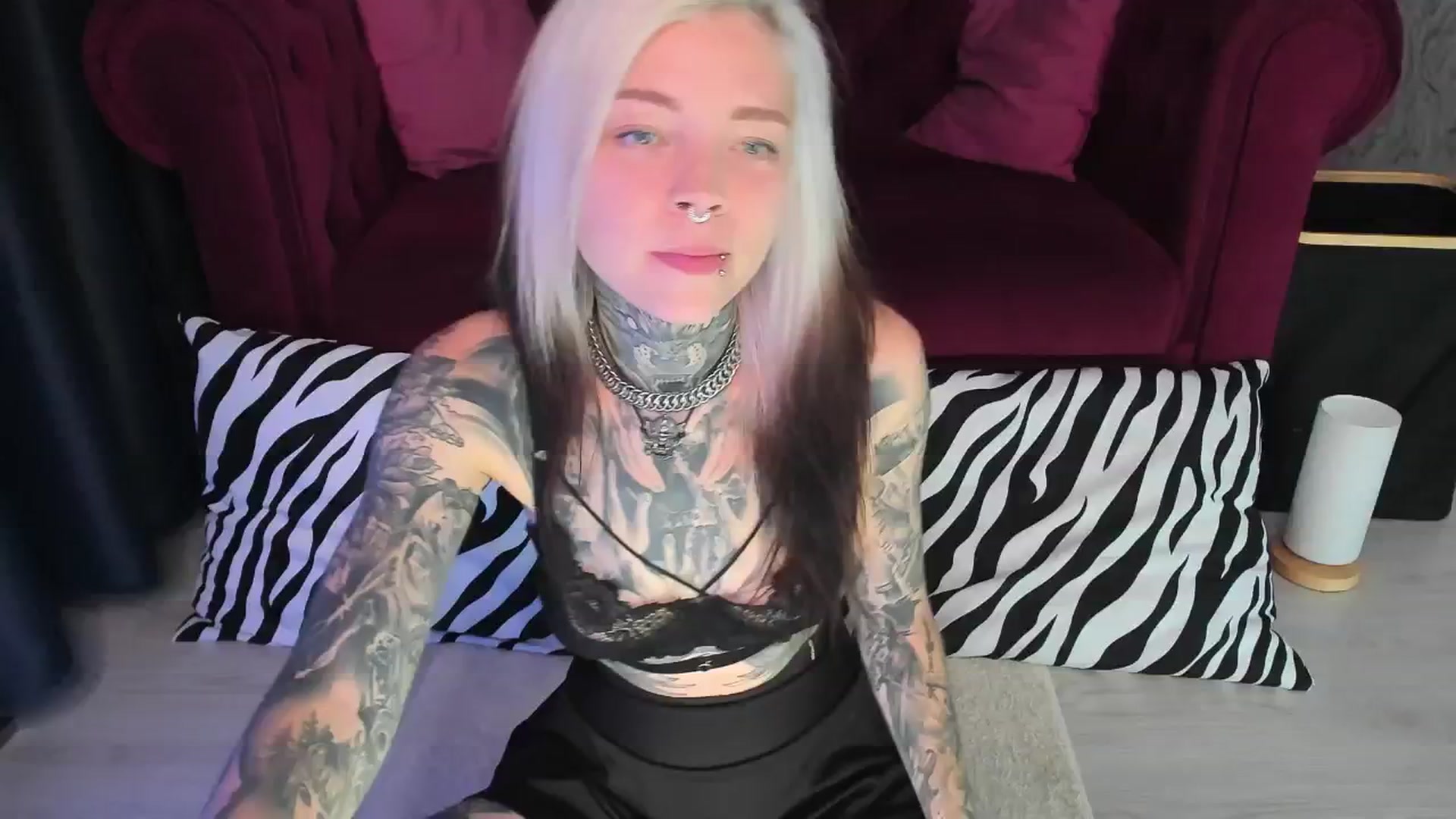 Gallery image thumbnail from LiluKayden's myfreecams stream on, 08/12/2025, 19:58 image 4 of 20