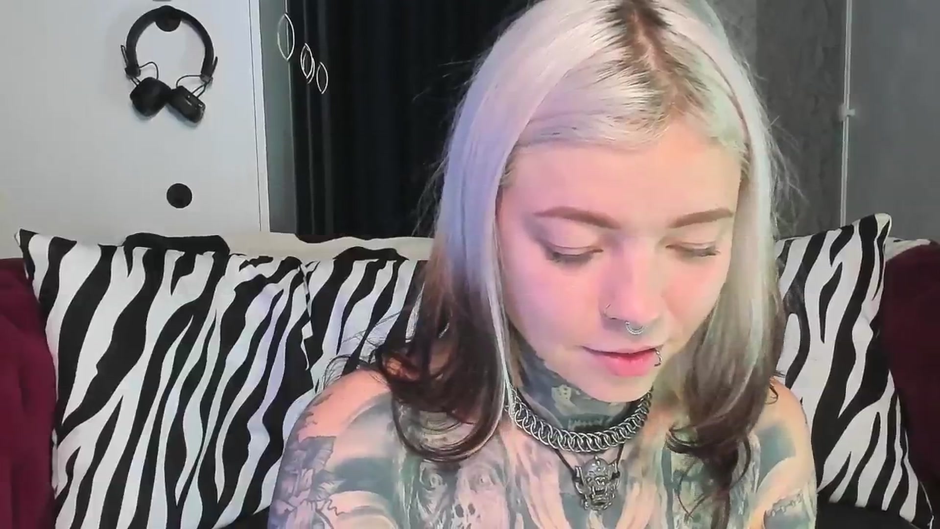 Gallery image thumbnail from LiluKayden's myfreecams stream on, 08/27/2025, 17:10 image 14 of 20