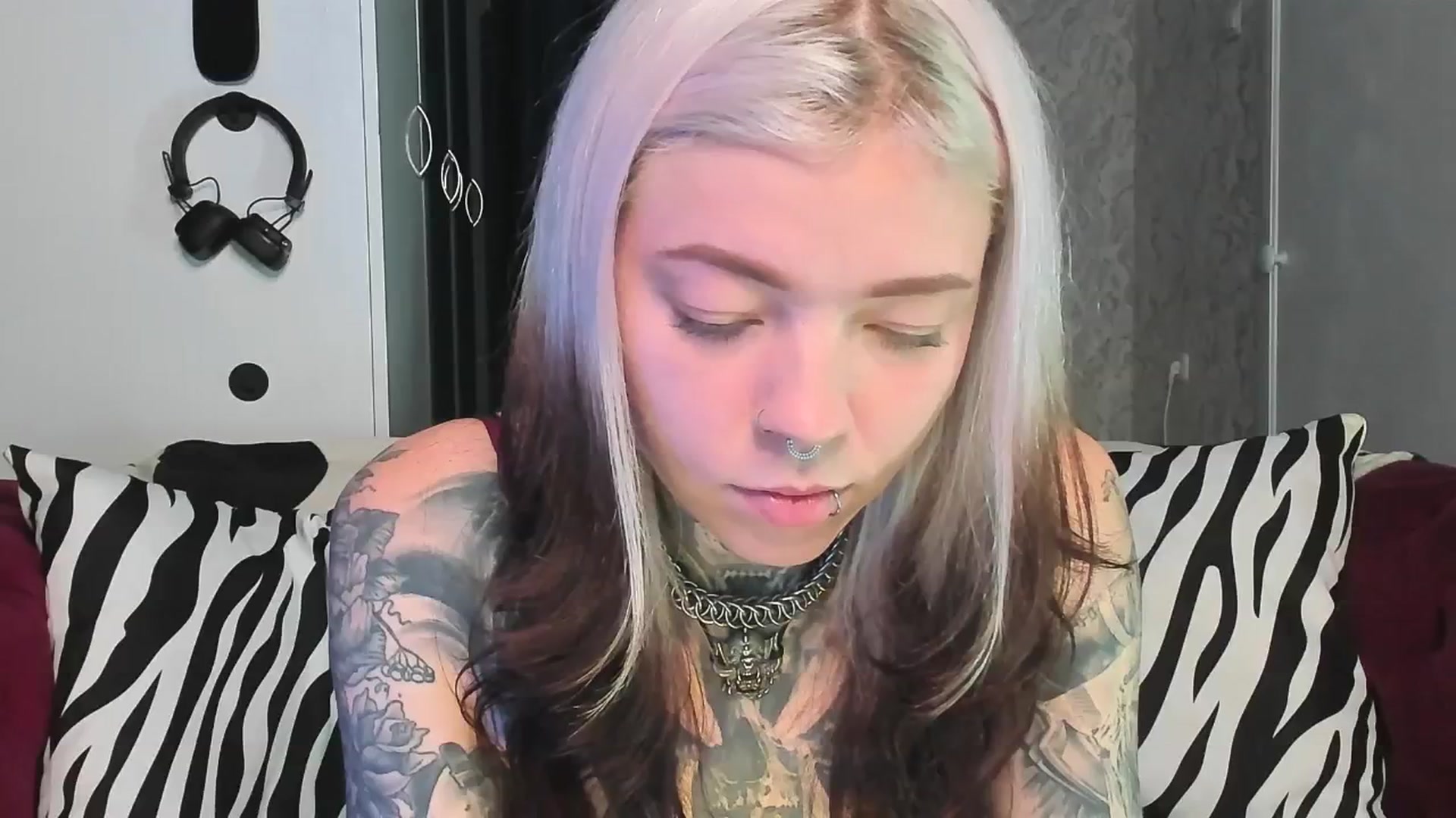 Gallery image thumbnail from LiluKayden's myfreecams stream on, 08/27/2025, 17:10 image 1 of 20