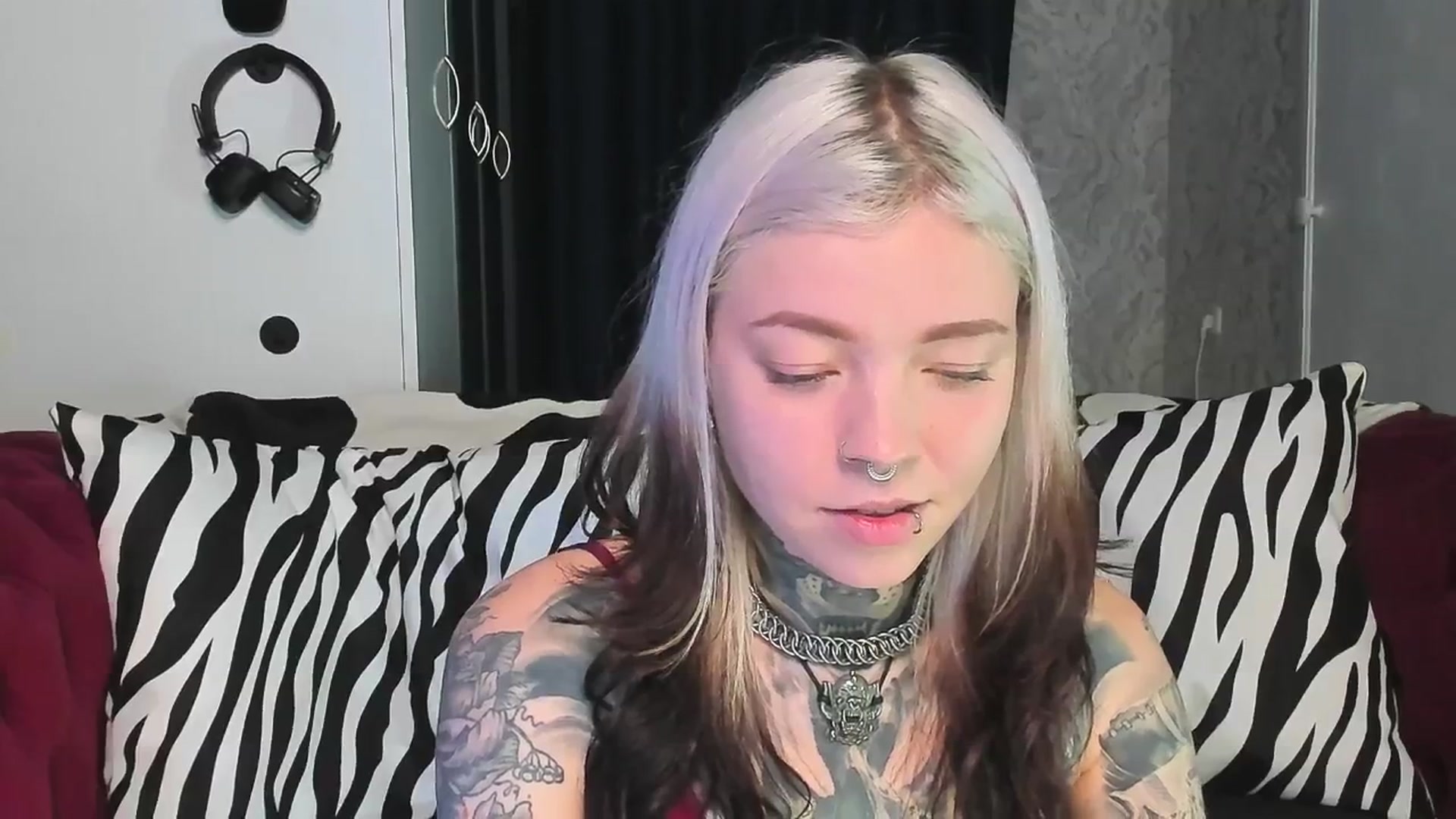 Gallery image thumbnail from LiluKayden's myfreecams stream on, 08/27/2025, 17:10 image 18 of 20