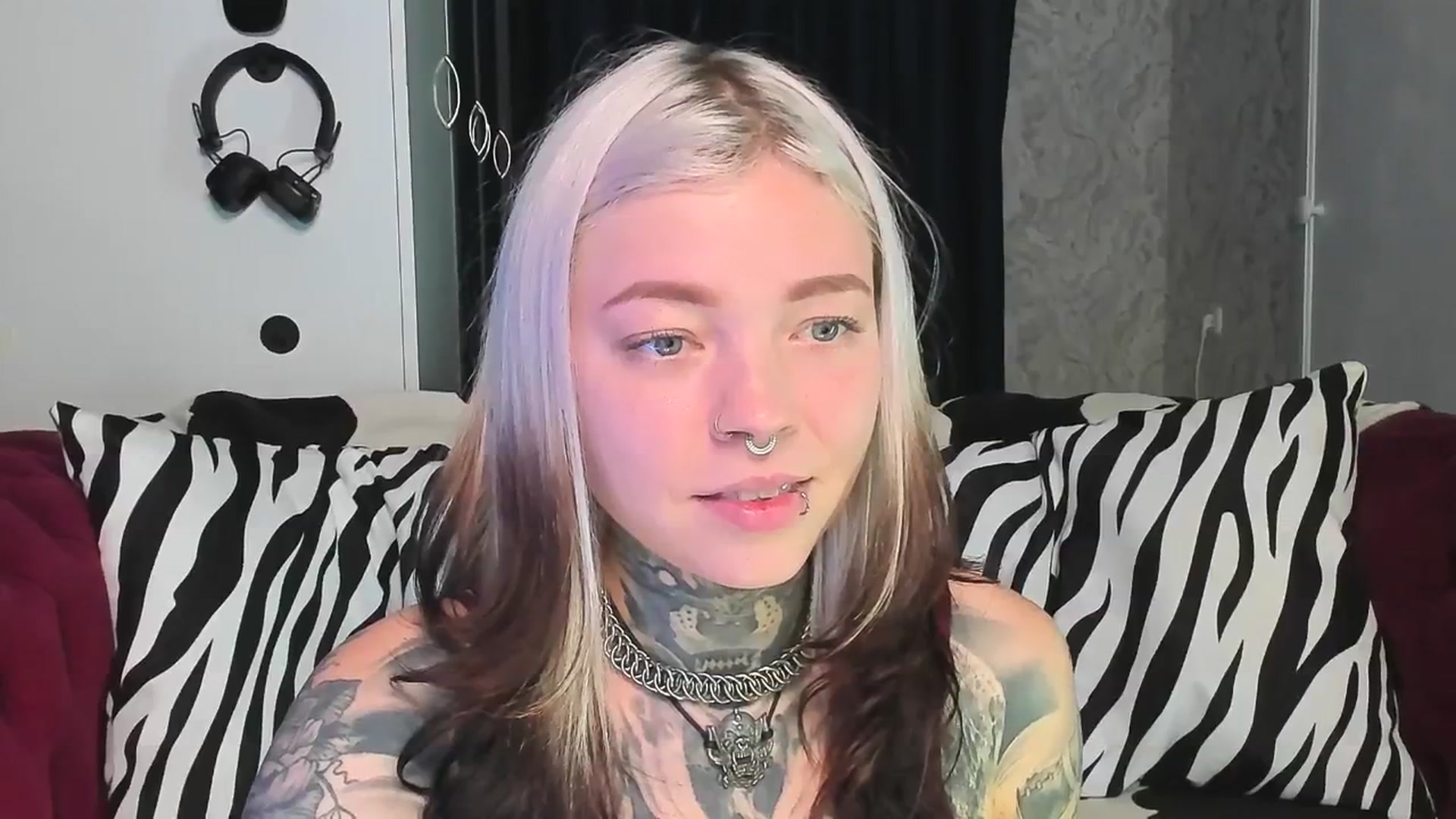 Gallery image thumbnail from LiluKayden's myfreecams stream on, 08/27/2025, 17:10 image 19 of 20