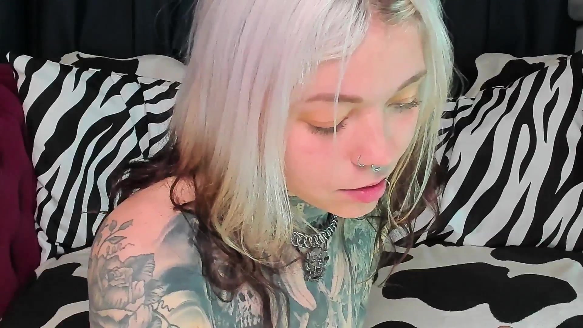 Gallery image thumbnail from LiluKayden's myfreecams stream on, 08/29/2025, 19:07 image 15 of 20