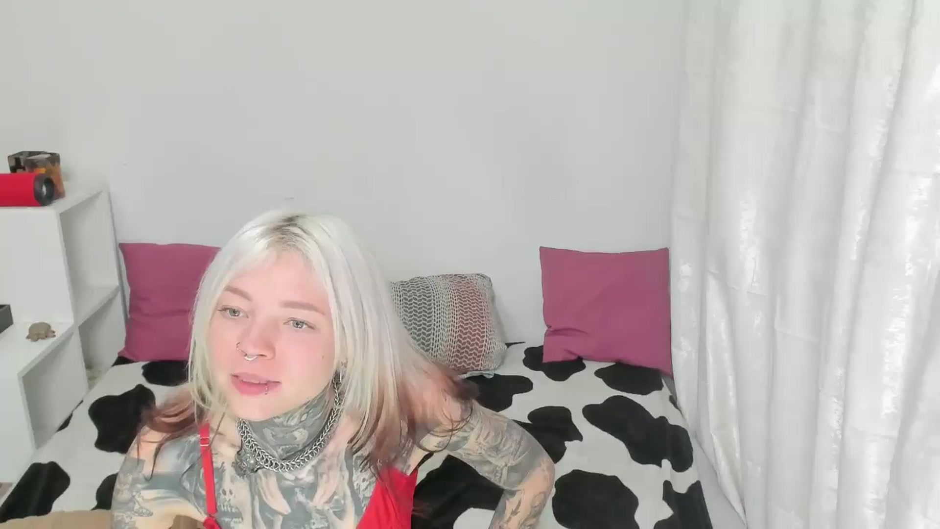 Gallery image thumbnail from LiluKayden's myfreecams stream on, 10/08/2025, 20:38 image 4 of 20