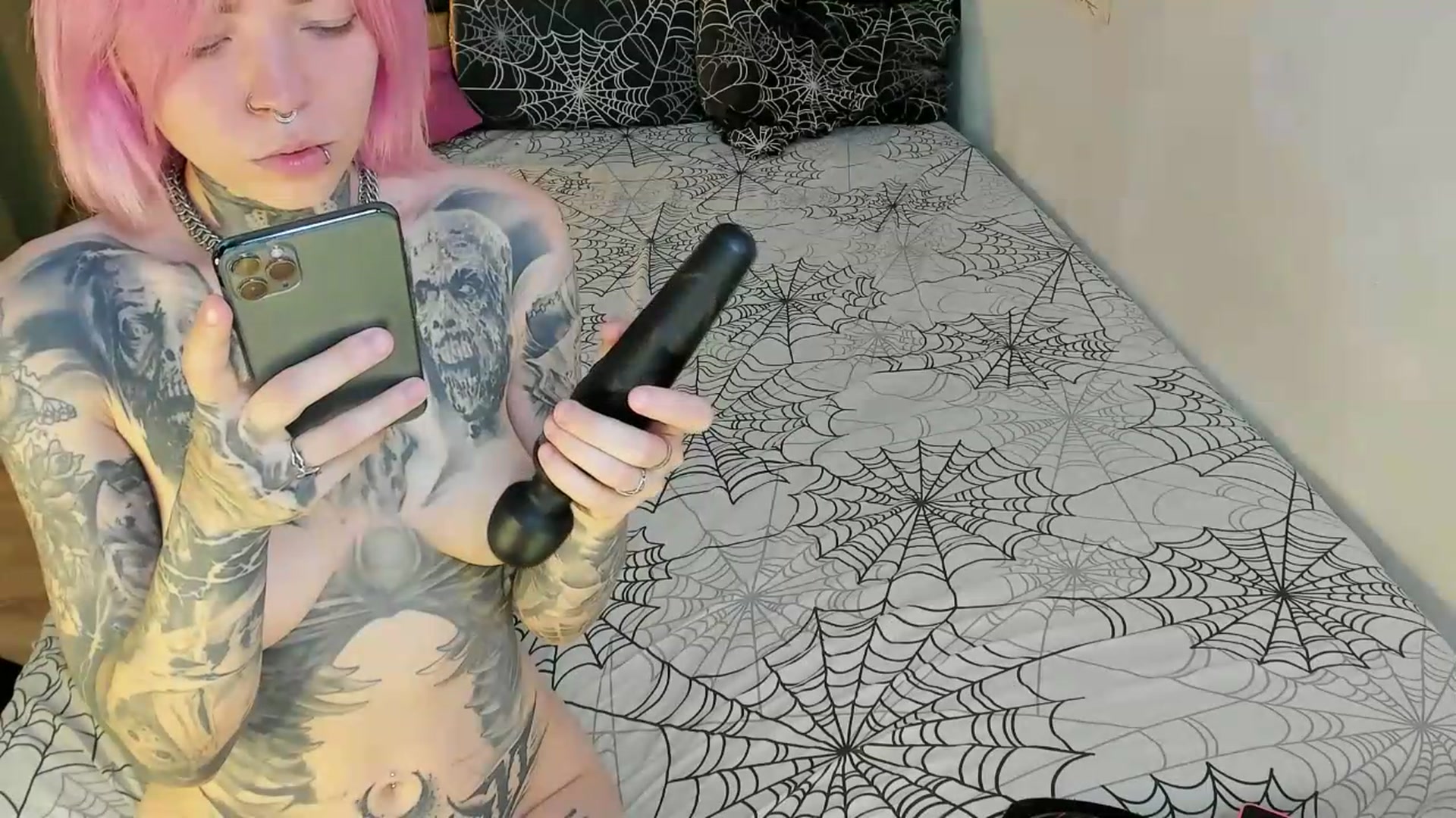 Gallery image thumbnail from LiluKayden's myfreecams stream on, 07/21/2026, 18:34 image 19 of 20