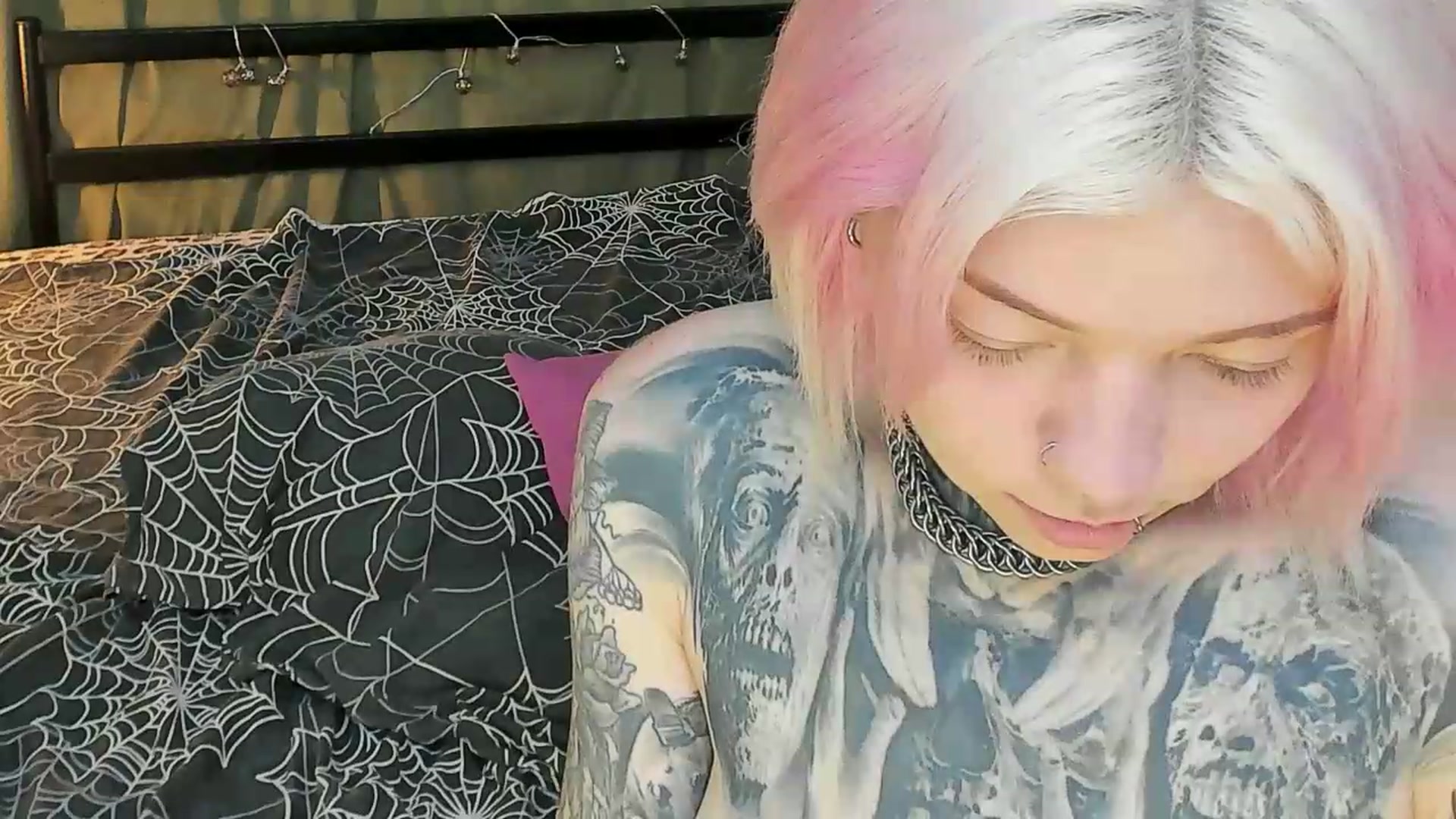 Gallery image thumbnail from LiluKayden's myfreecams stream on, 07/30/2026, 18:34 image 18 of 20