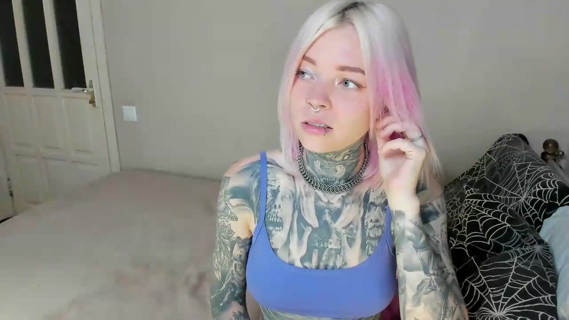 Gallery image thumbnail from LiluKayden's myfreecams stream on, 08/08/2026, 17:32 image 10 of 20