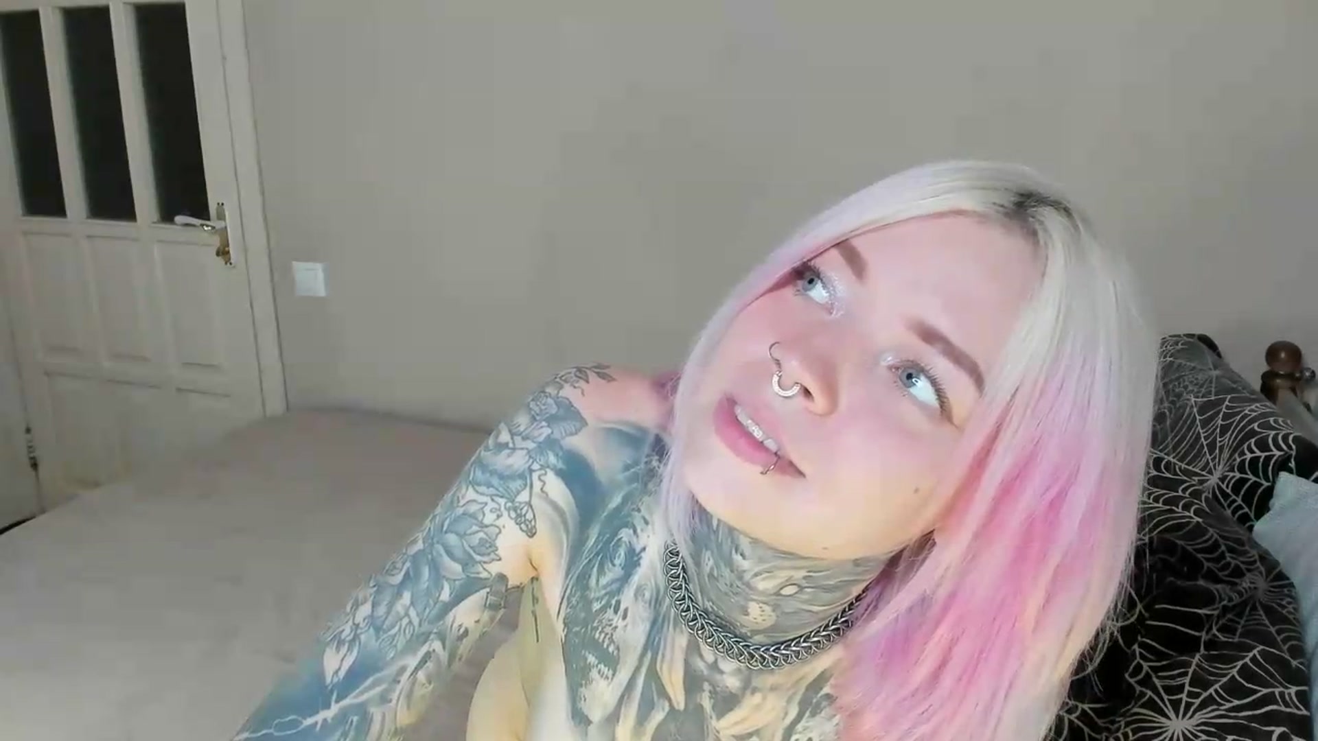Gallery image thumbnail from LiluKayden's myfreecams stream on, 08/08/2026, 17:32 image 16 of 20