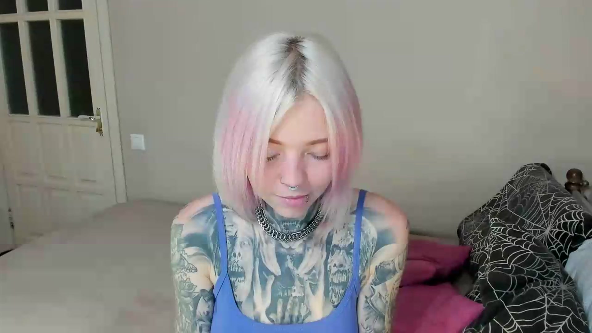 Gallery image thumbnail from LiluKayden's myfreecams stream on, 08/08/2026, 17:32 image 6 of 20