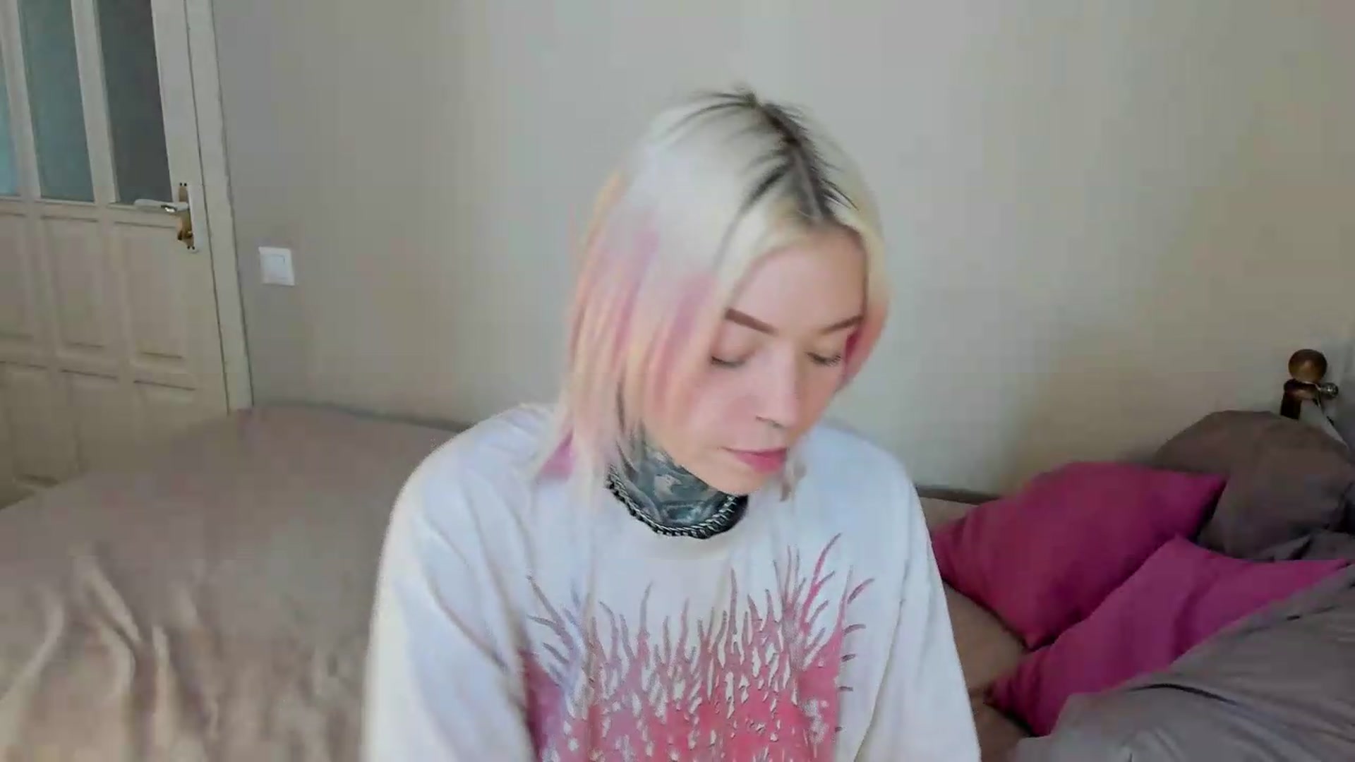 Gallery image thumbnail from LiluKayden's myfreecams stream on, 08/14/2026, 09:30 image 15 of 20