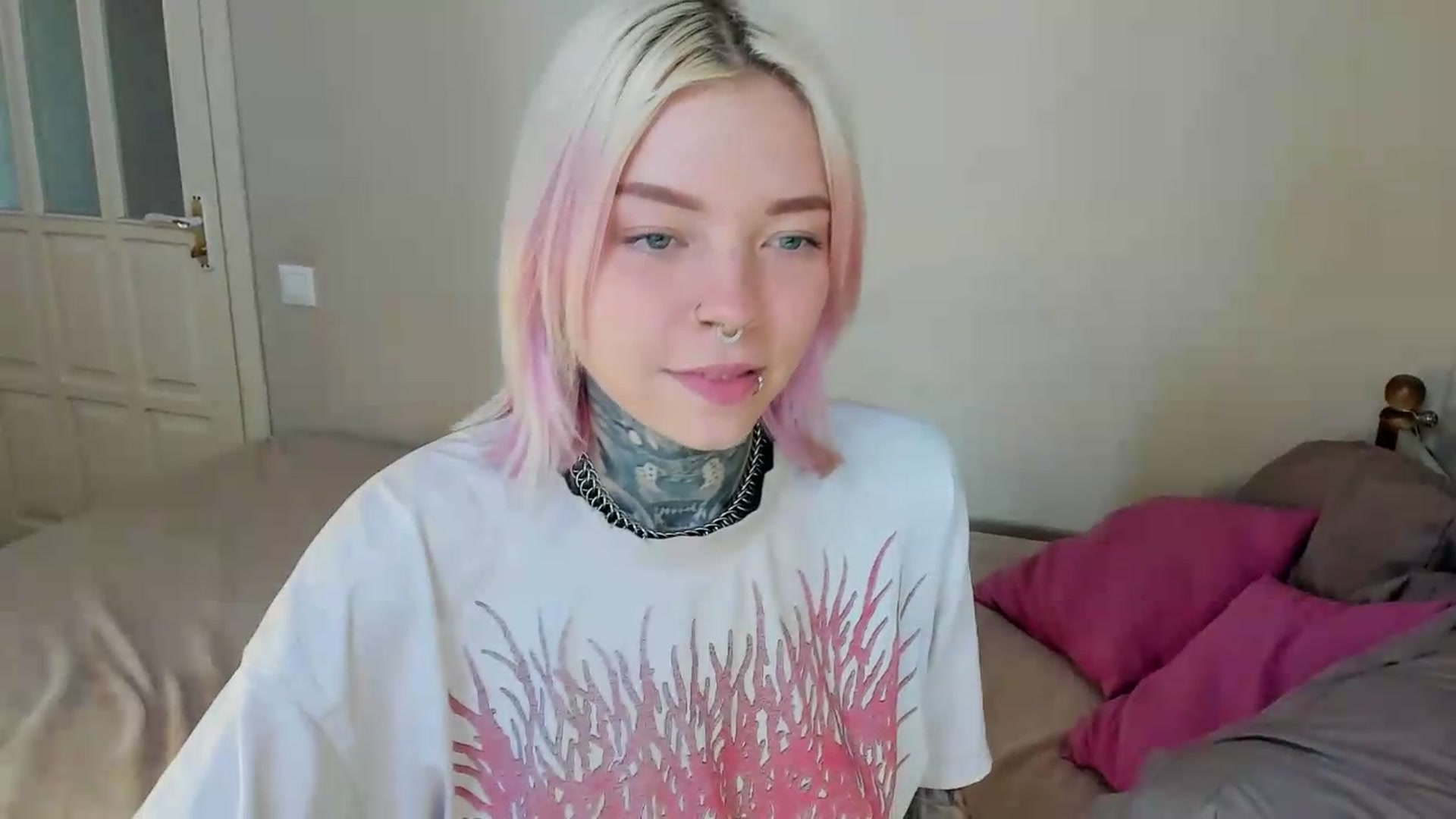 Gallery image thumbnail from LiluKayden's myfreecams stream on, 08/14/2026, 09:30 image 14 of 20