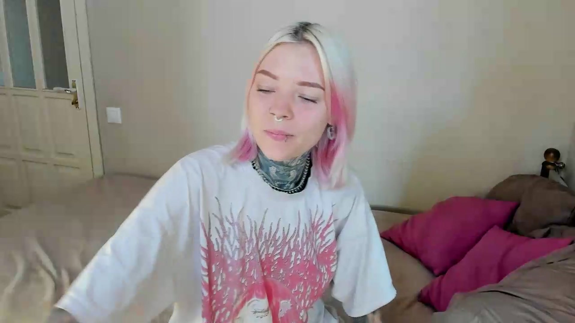 Gallery image thumbnail from LiluKayden's myfreecams stream on, 08/14/2026, 09:30 image 10 of 20