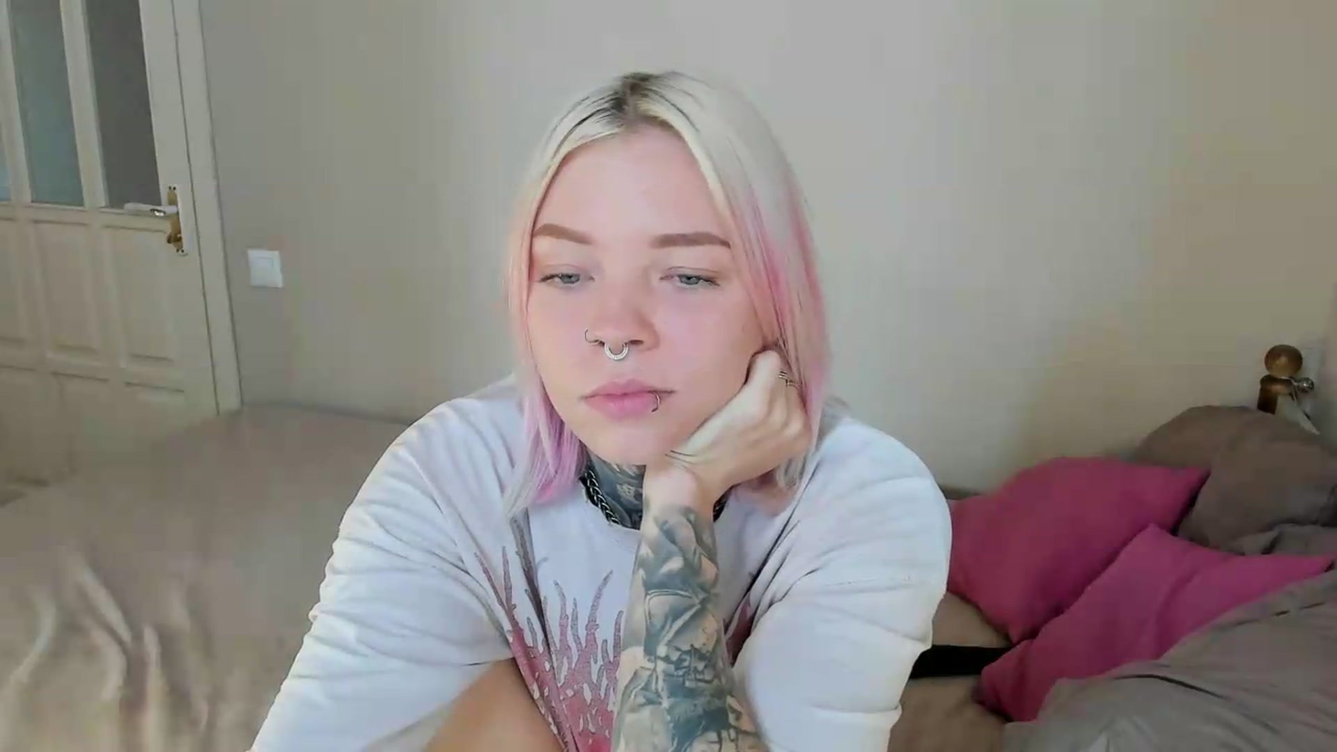 Gallery image thumbnail from LiluKayden's myfreecams stream on, 08/14/2026, 09:30 image 5 of 20