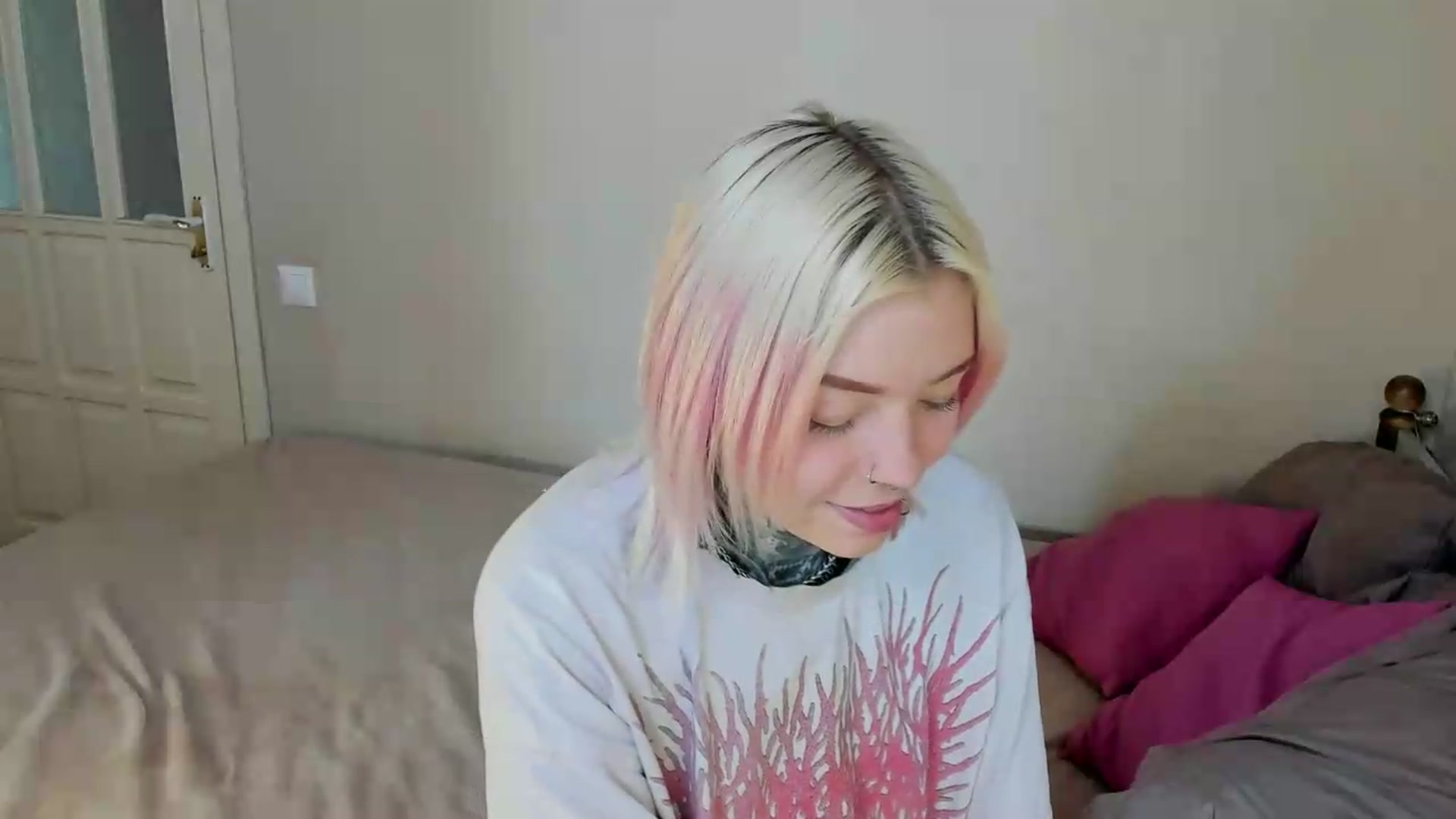 Gallery image thumbnail from LiluKayden's myfreecams stream on, 08/14/2026, 09:30 image 18 of 20