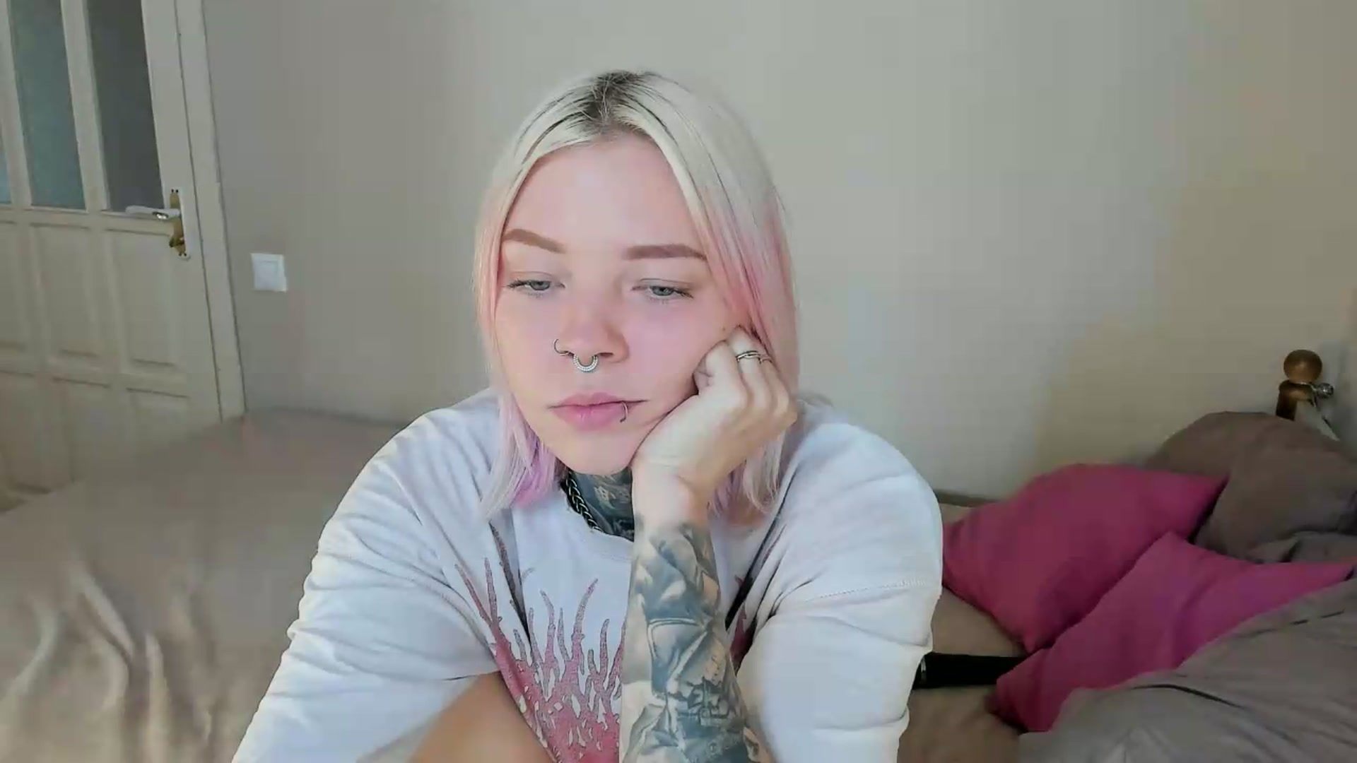 Gallery image thumbnail from LiluKayden's myfreecams stream on, 08/14/2026, 09:30 image 4 of 20