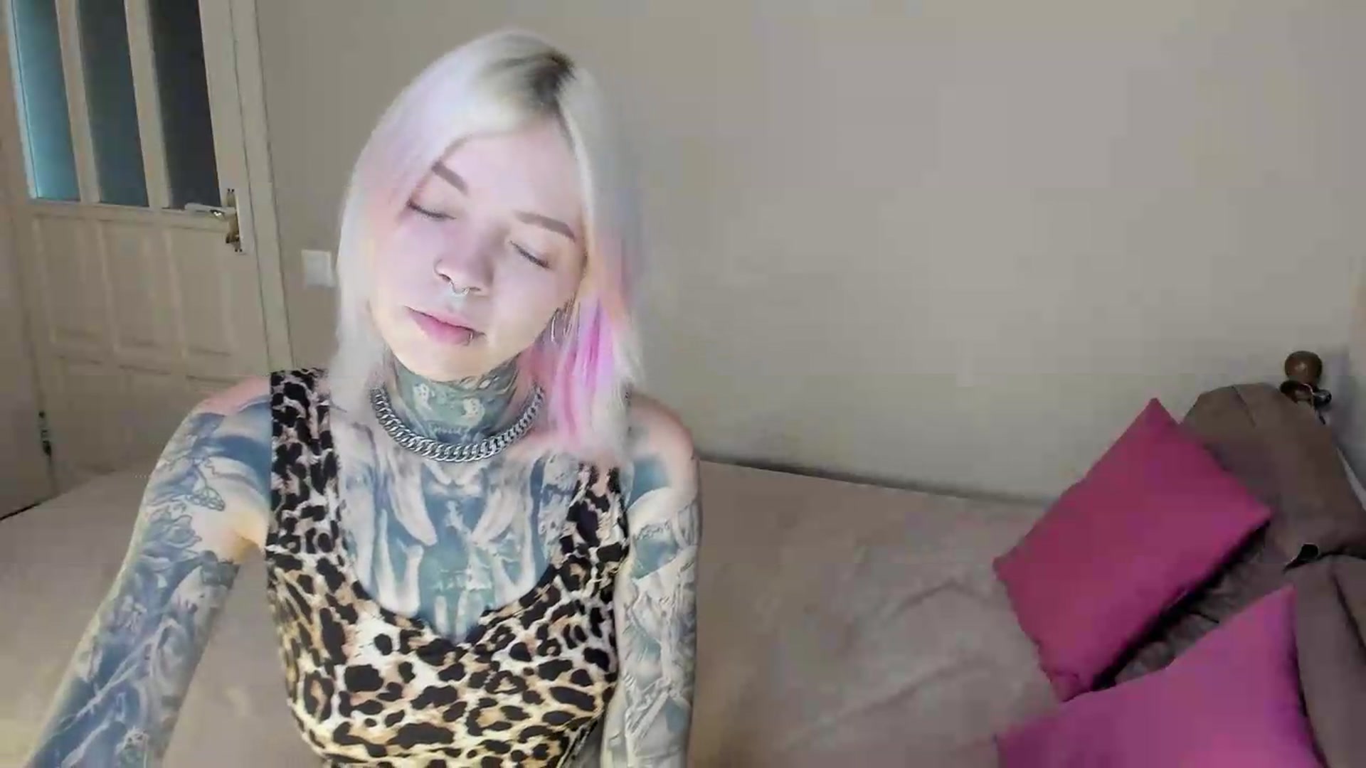 Gallery image thumbnail from LiluKayden's myfreecams stream on, 08/19/2026, 16:07 image 3 of 20