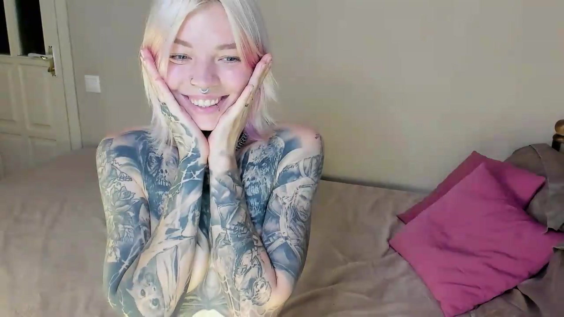 Gallery image thumbnail from LiluKayden's myfreecams stream on, 08/19/2026, 19:00 image 18 of 20