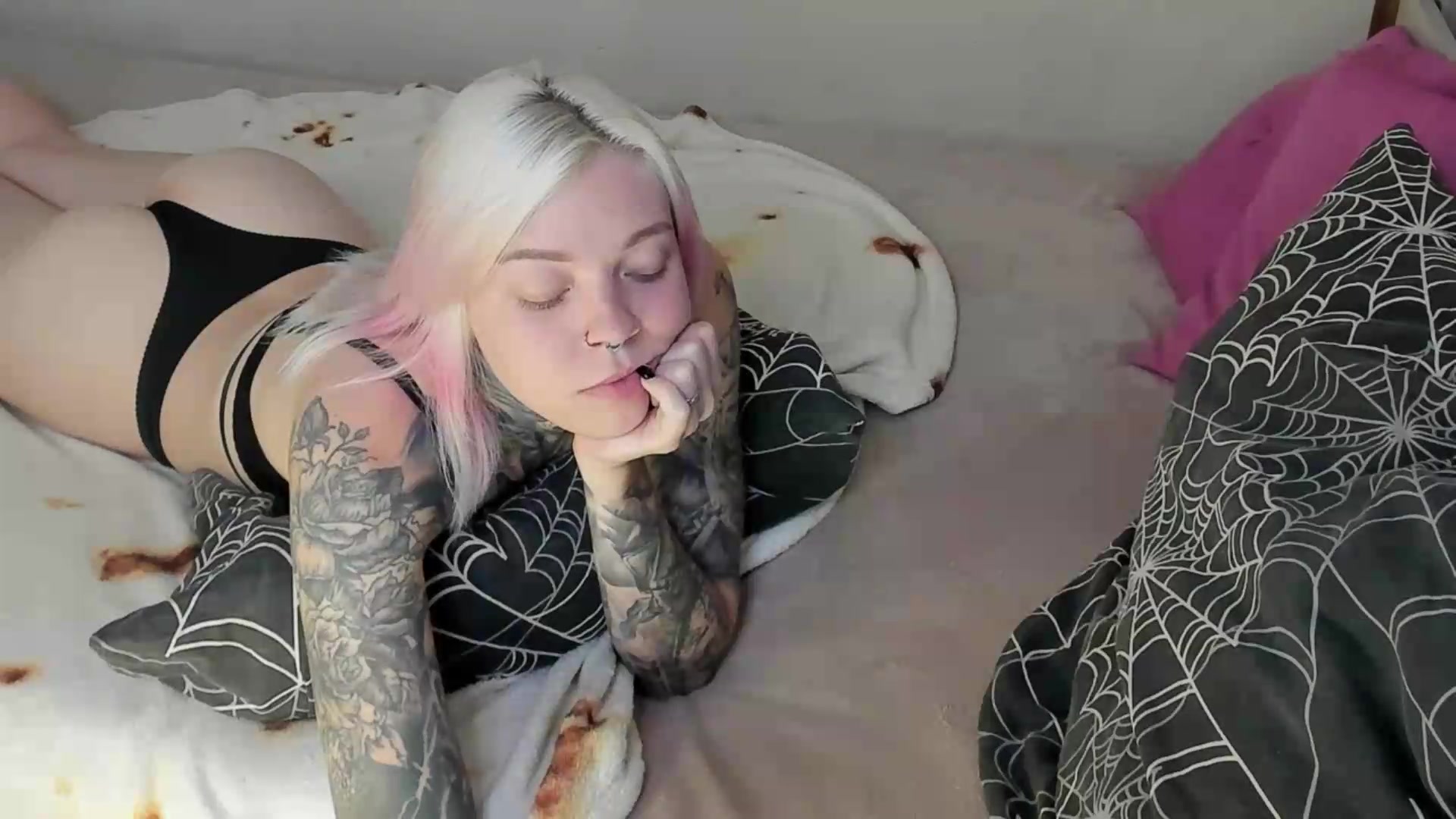 Gallery image thumbnail from LiluKayden's myfreecams stream on, 09/12/2026, 17:55 image 11 of 20