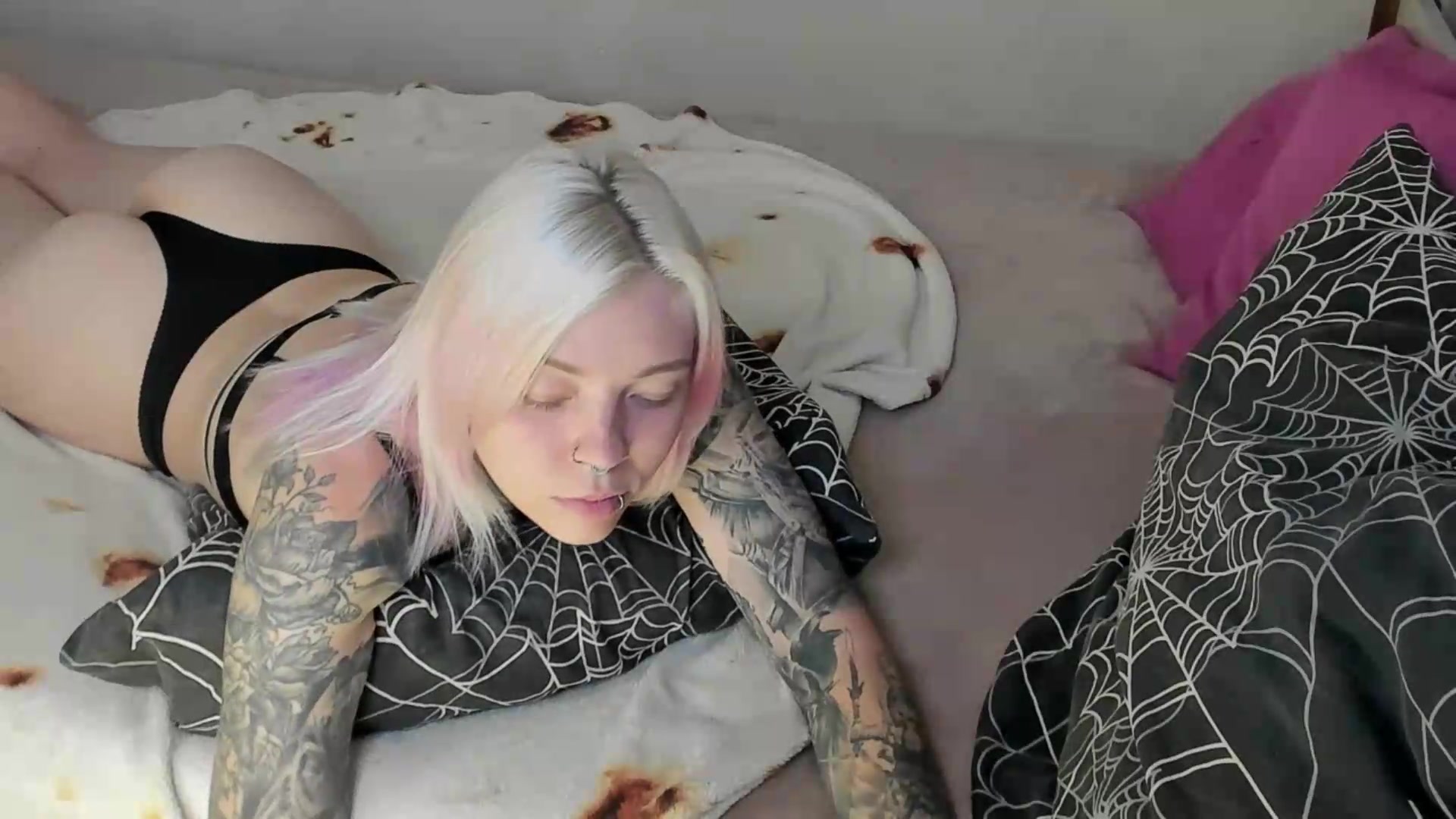 Gallery image thumbnail from LiluKayden's myfreecams stream on, 09/12/2026, 17:55 image 7 of 20