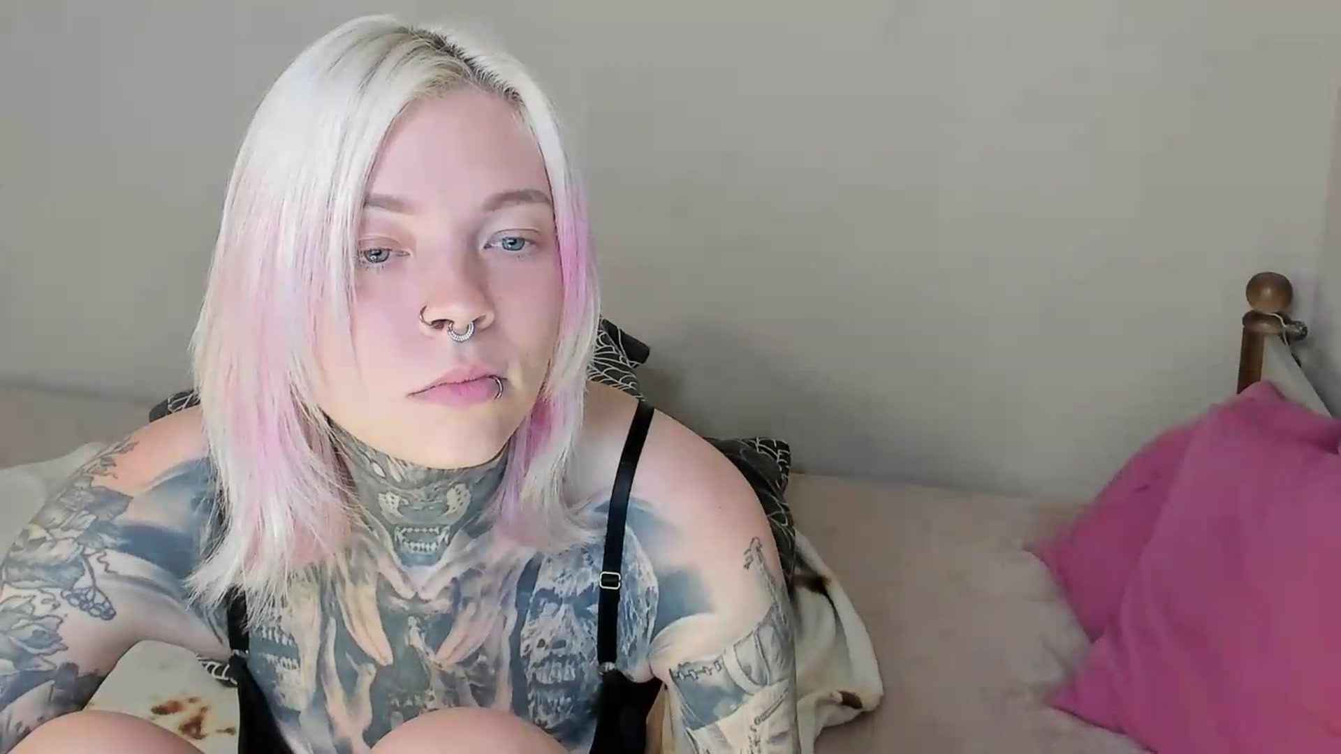 Gallery image thumbnail from LiluKayden's myfreecams stream on, 09/12/2026, 17:55 image 2 of 20