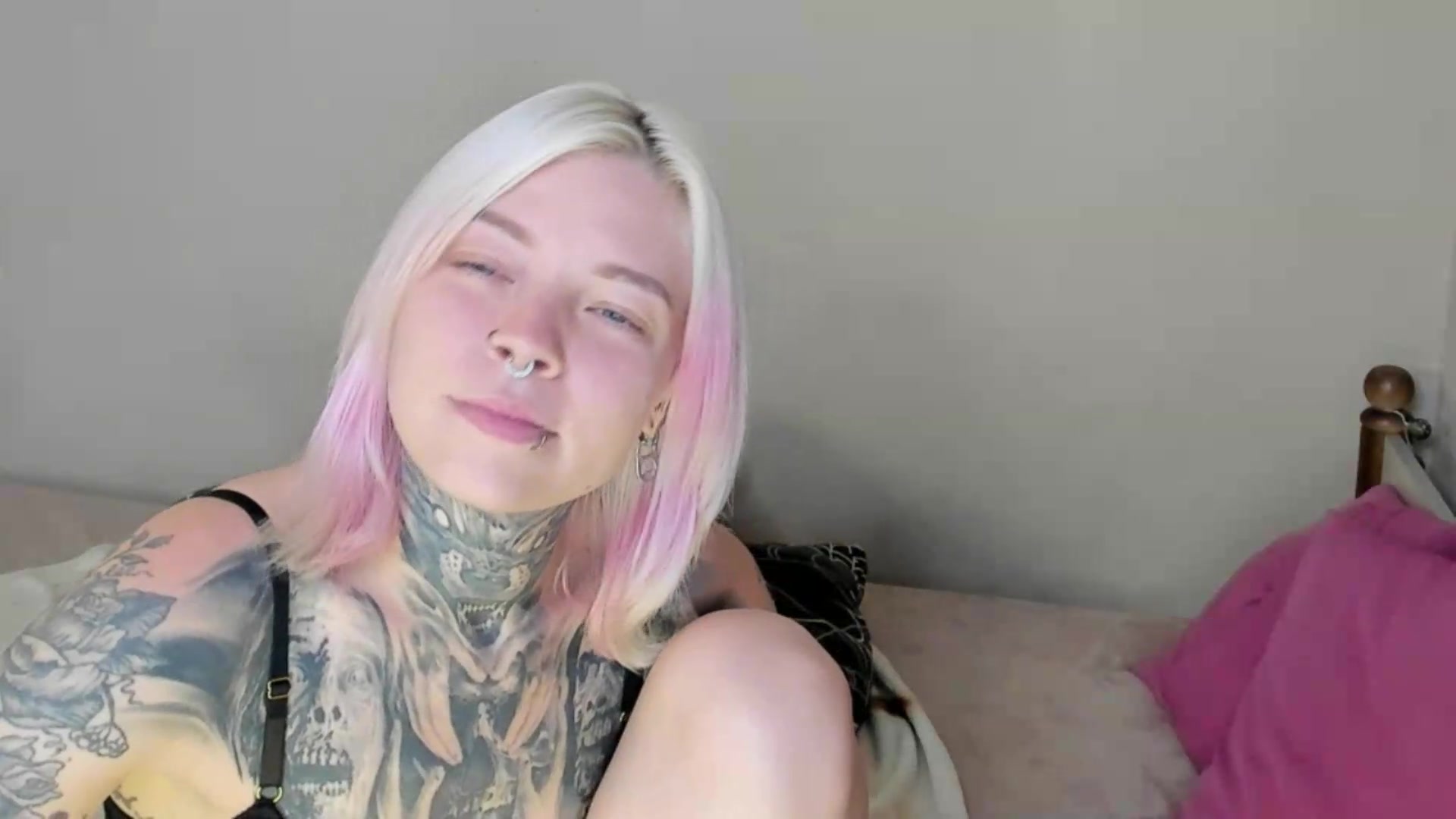 Gallery image thumbnail from LiluKayden's myfreecams stream on, 09/12/2026, 17:55 image 3 of 20