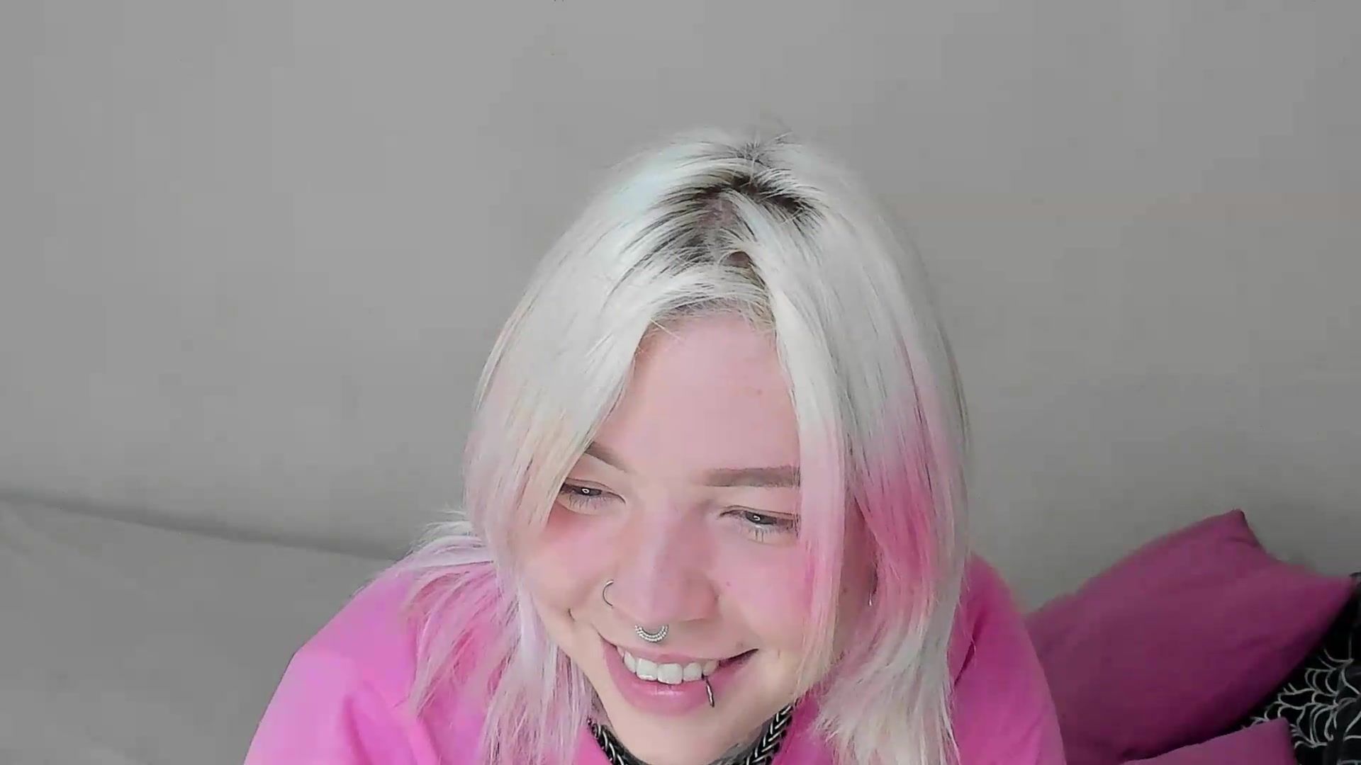 Gallery image thumbnail from LiluKayden's myfreecams stream on, 09/15/2026, 20:33 image 16 of 20