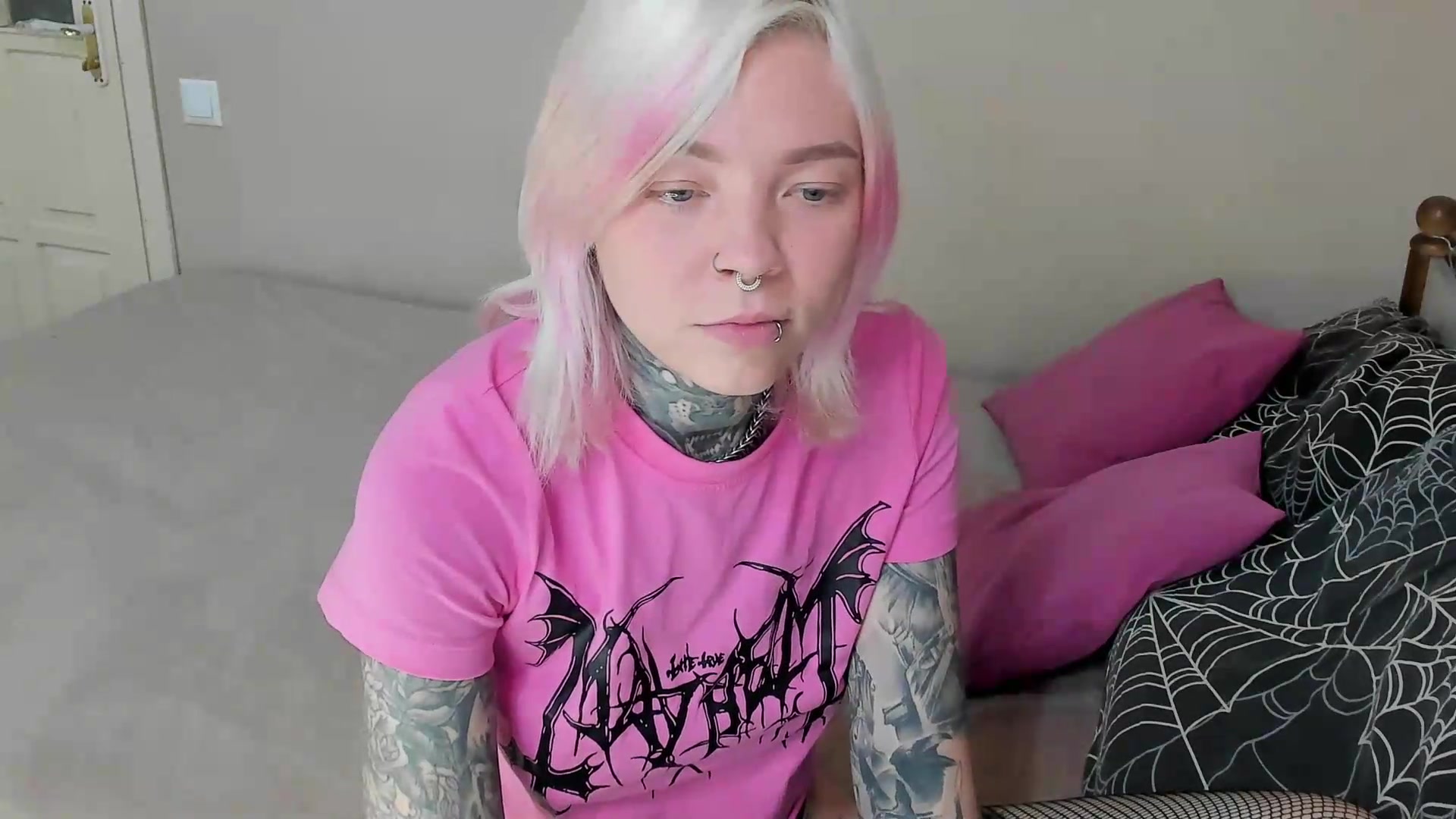 Gallery image thumbnail from LiluKayden's myfreecams stream on, 09/15/2026, 20:33 image 8 of 20
