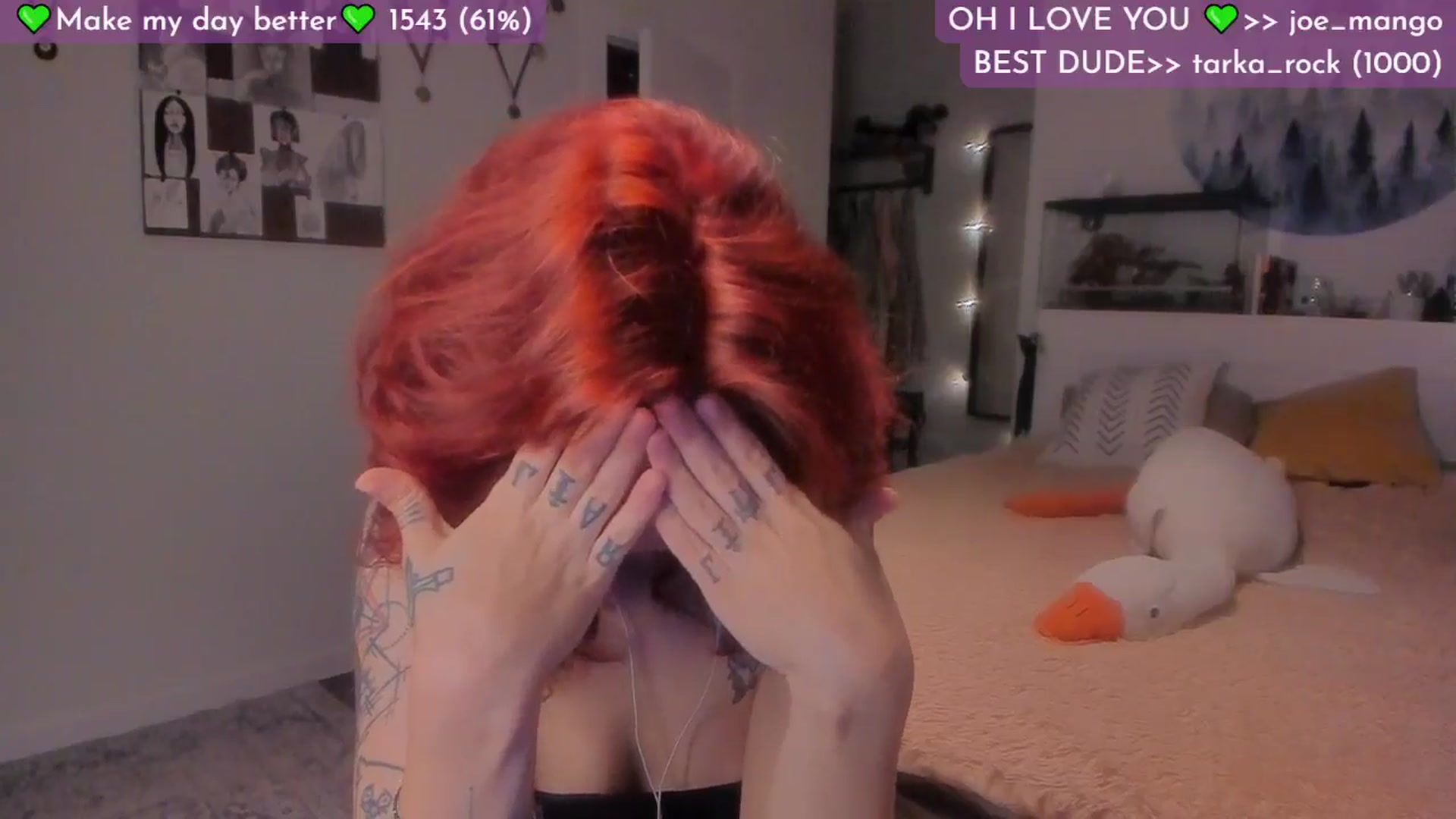 Gallery image thumbnail from Lilu_rock's myfreecams stream on, 05/13/2025, 19:07 image 13 of 20