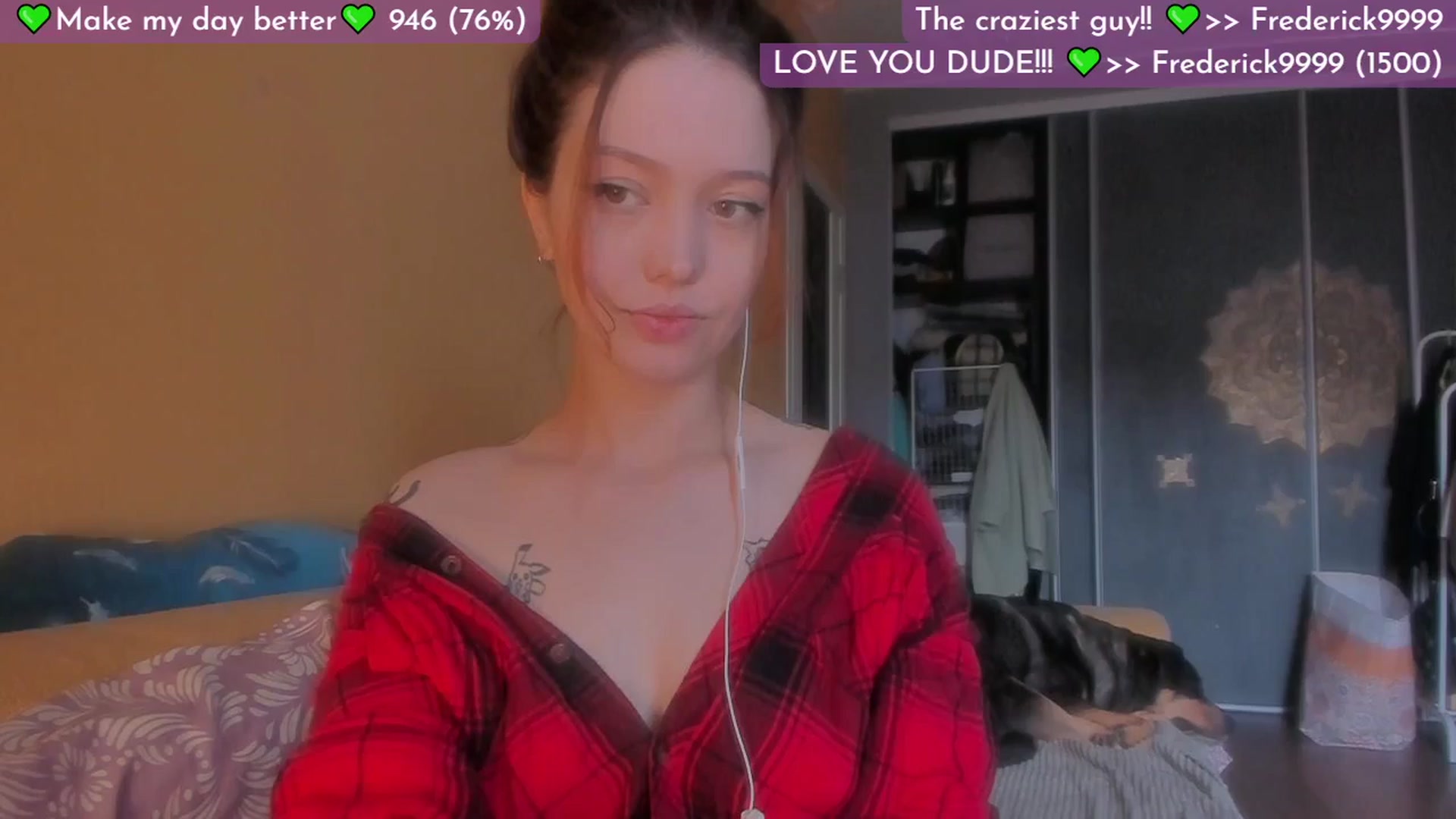 Gallery image thumbnail from Lilu_rock's myfreecams stream on, 04/13/2026, 05:21 image 17 of 20