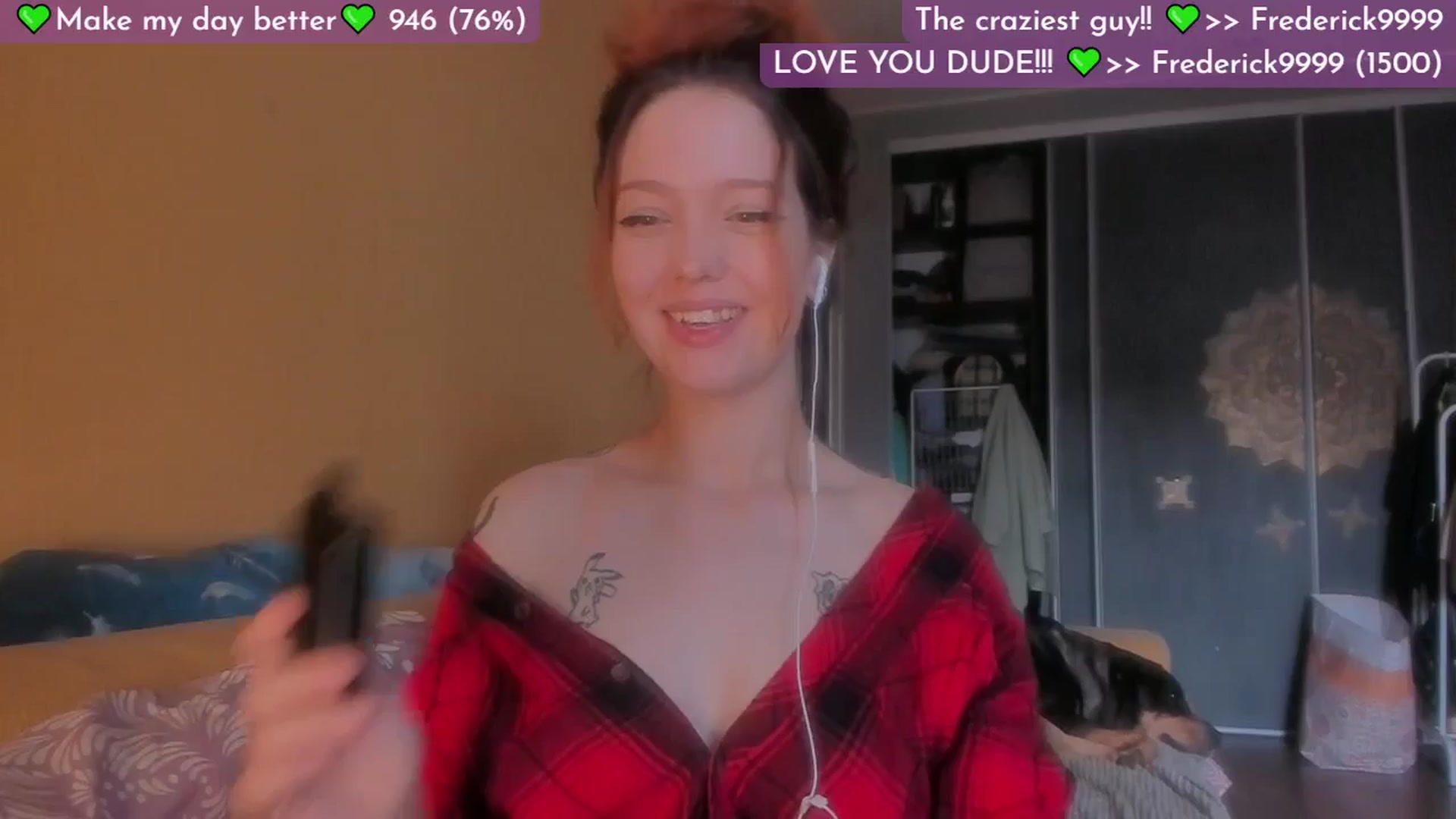Gallery image thumbnail from Lilu_rock's myfreecams stream on, 04/13/2026, 05:21 image 16 of 20