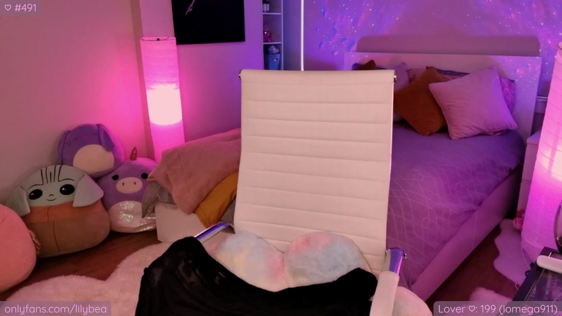 Gallery image thumbnail from LilyBea's myfreecams stream on, 08/03/2023, 11:15 image 12 of 20