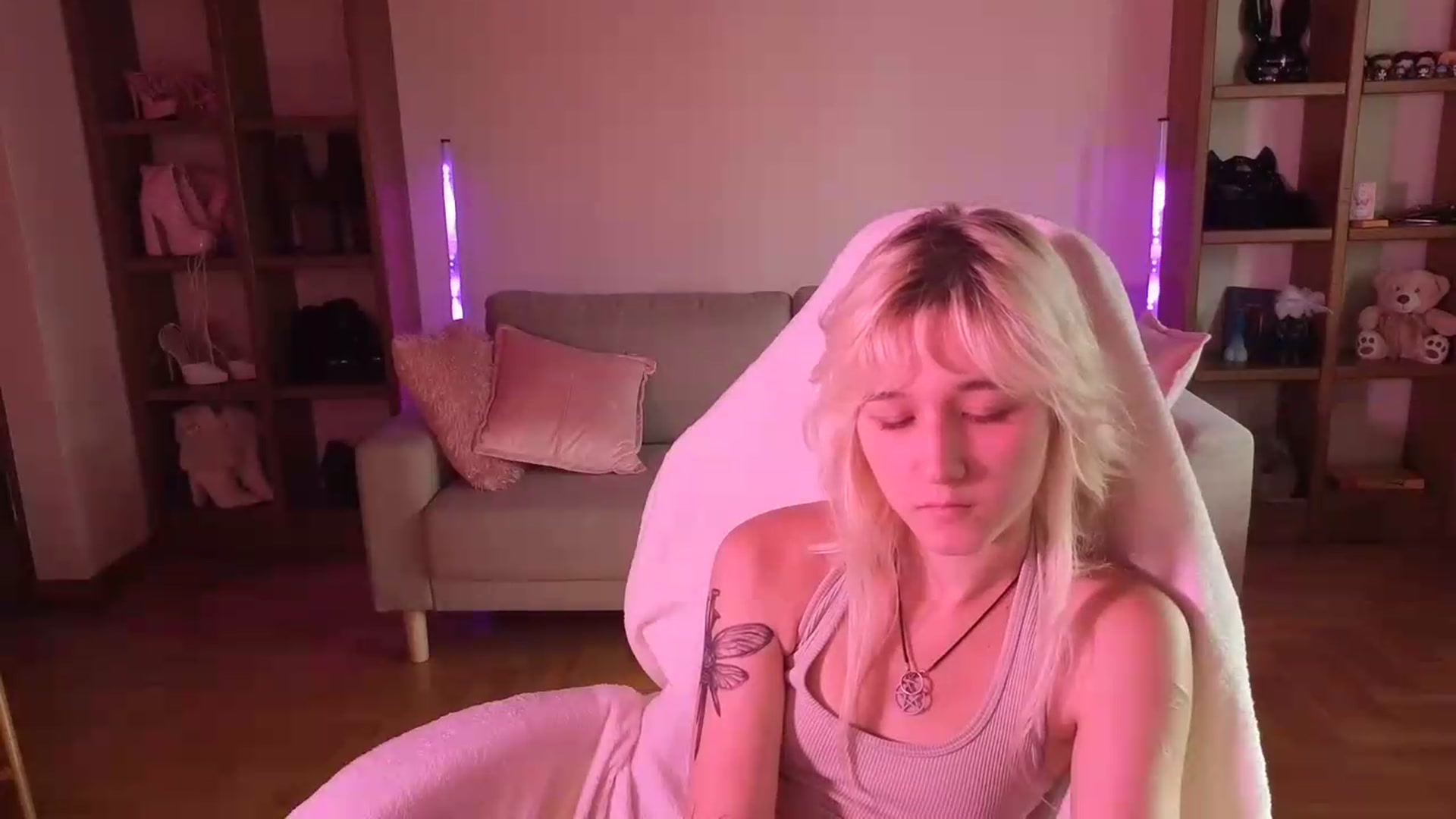 Gallery image thumbnail from LilyBloom's myfreecams stream on, 06/07/2026, 16:30 image 8 of 20