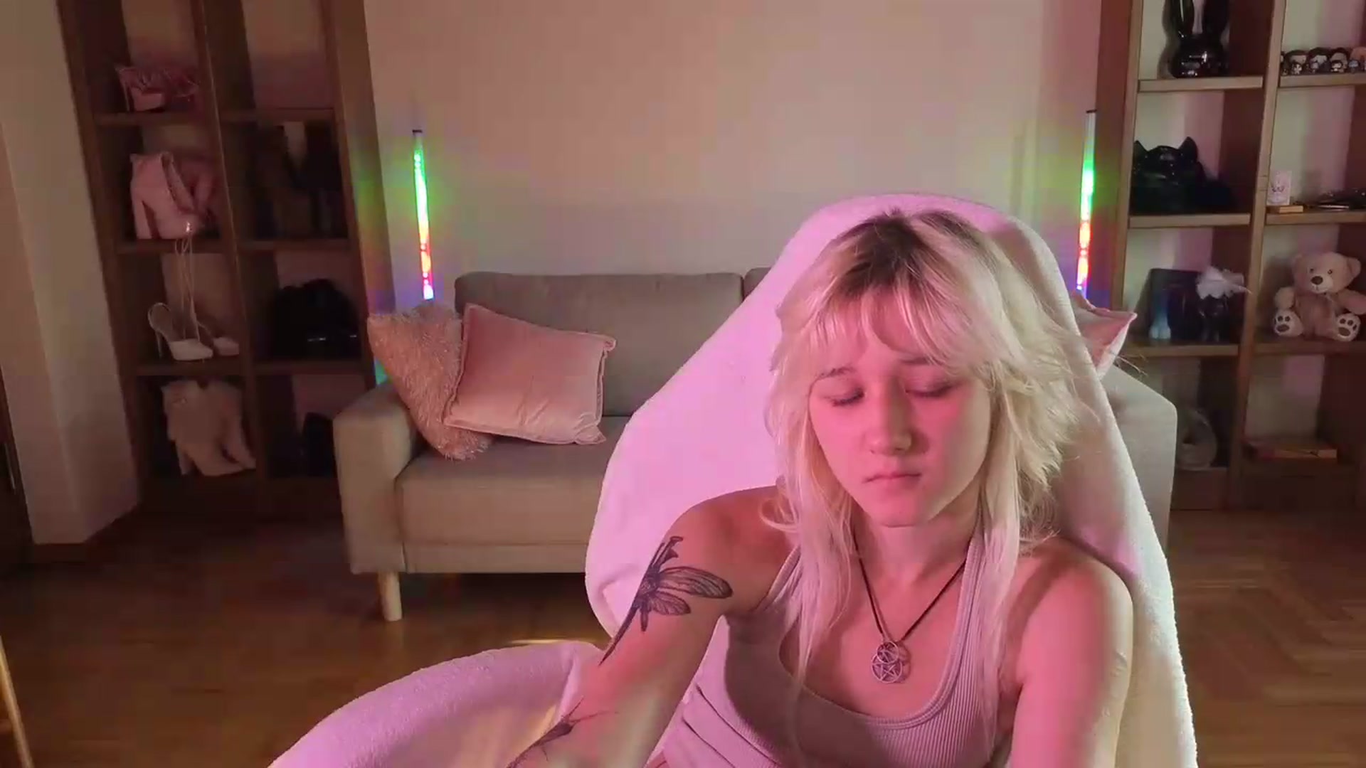 Gallery image thumbnail from LilyBloom's myfreecams stream on, 06/07/2026, 16:30 image 11 of 20