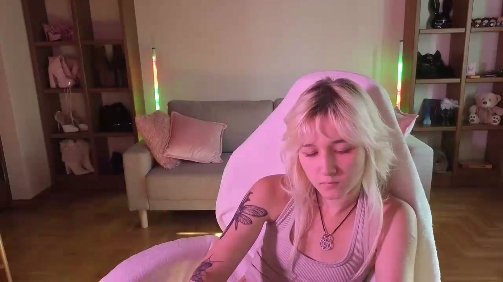 Gallery image thumbnail from LilyBloom's myfreecams stream on, 06/07/2026, 16:30 image 13 of 20