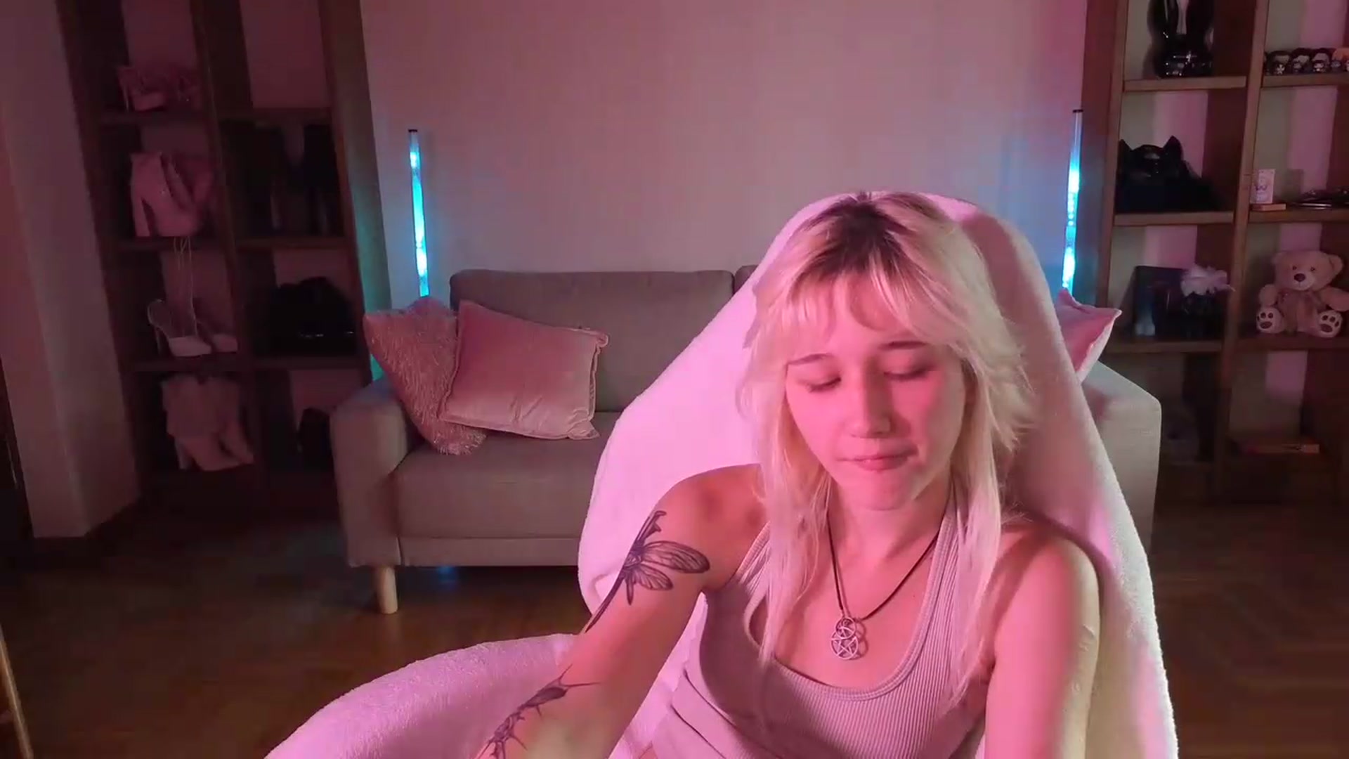 Gallery image thumbnail from LilyBloom's myfreecams stream on, 06/07/2026, 16:30 image 7 of 20