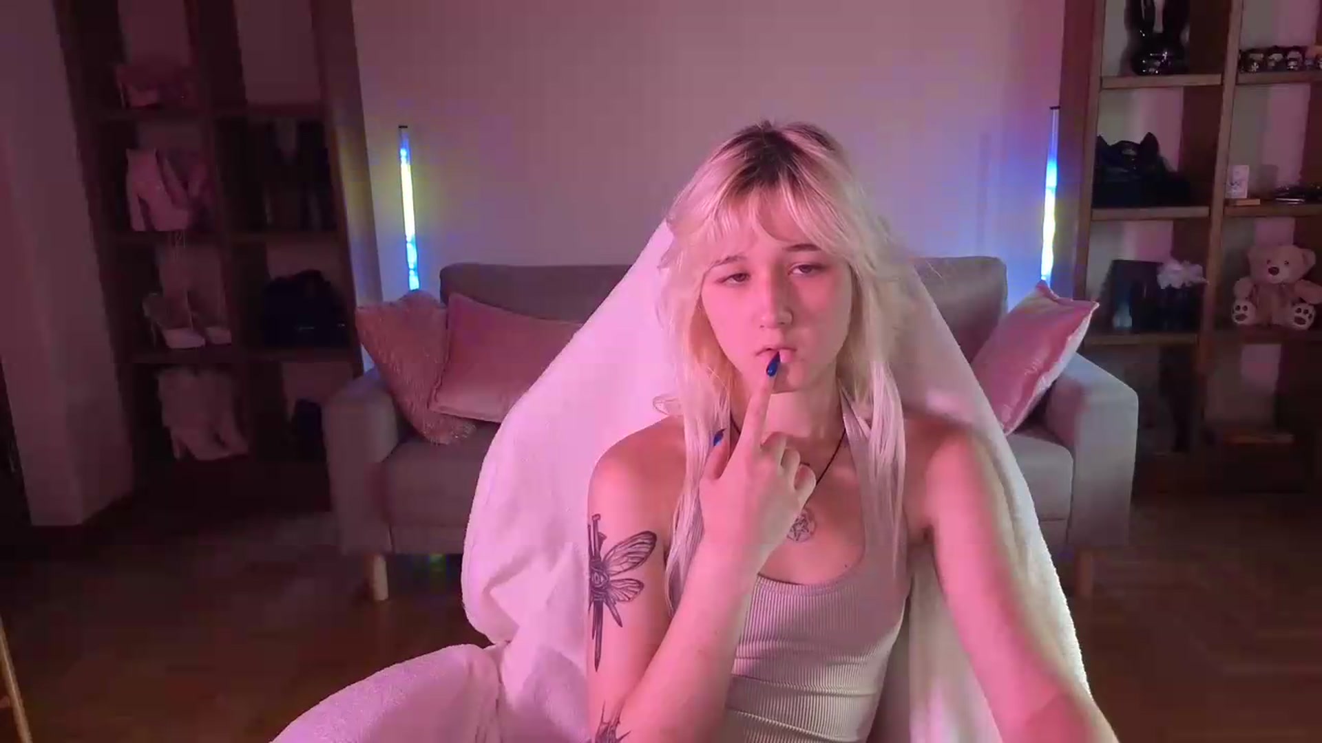 Gallery image thumbnail from LilyBloom's myfreecams stream on, 06/07/2026, 16:30 image 16 of 20