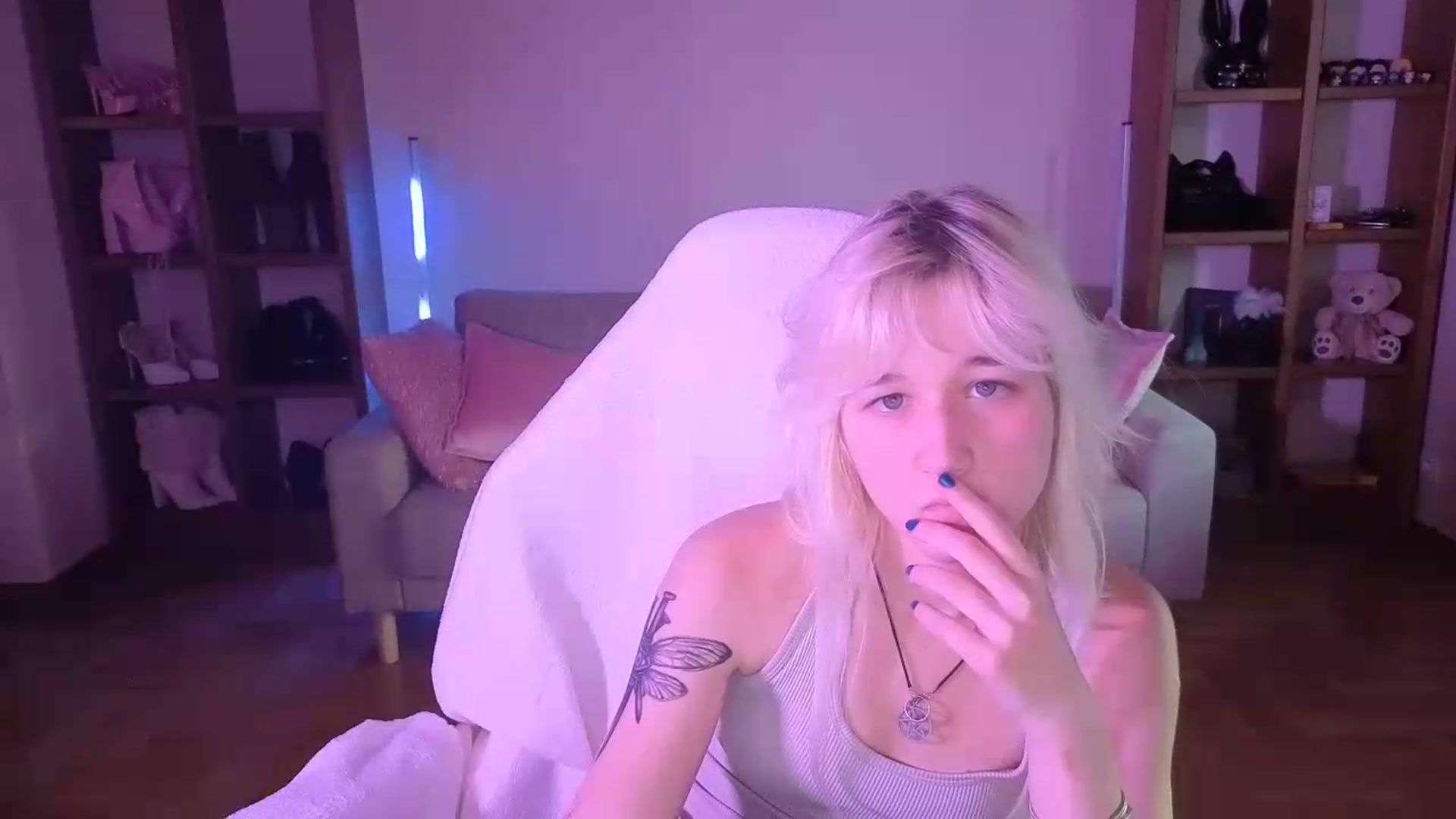 Gallery image thumbnail from LilyBloom's myfreecams stream on, 06/07/2026, 18:21 image 14 of 20